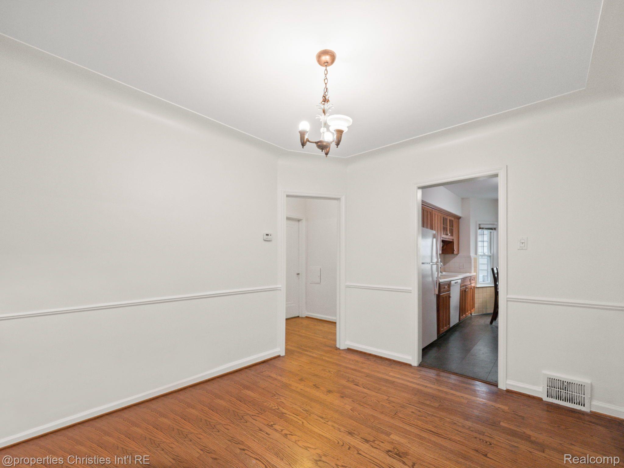 18 WOODWARD HEIGHTS Boulevard
