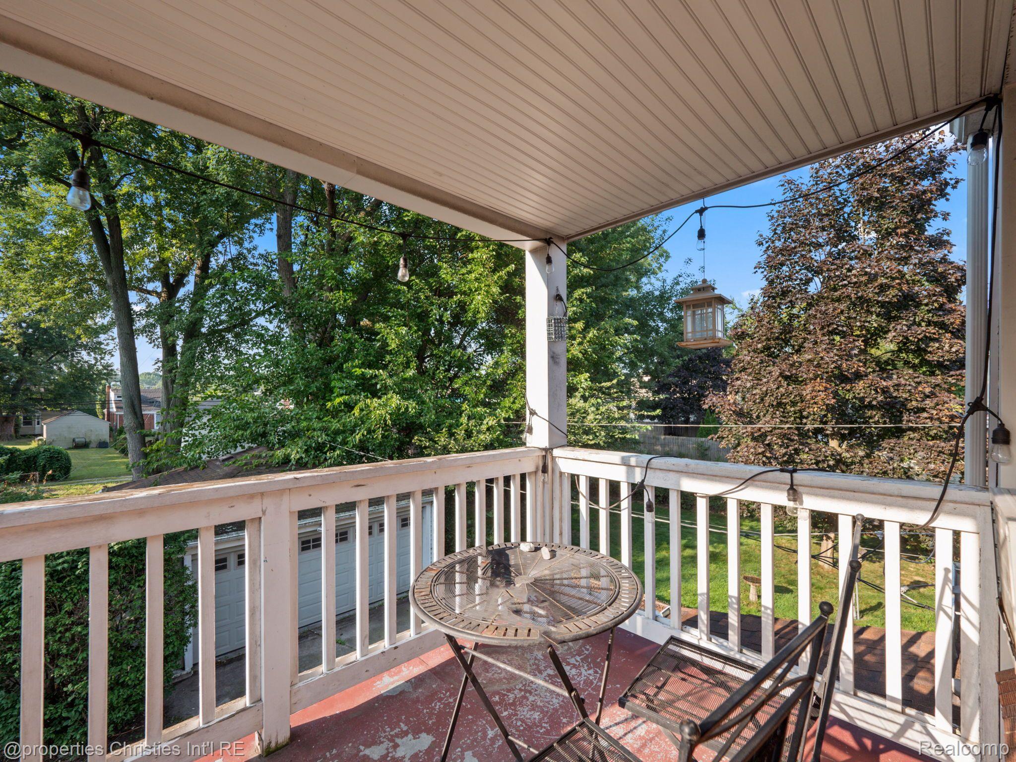 18 WOODWARD HEIGHTS Boulevard