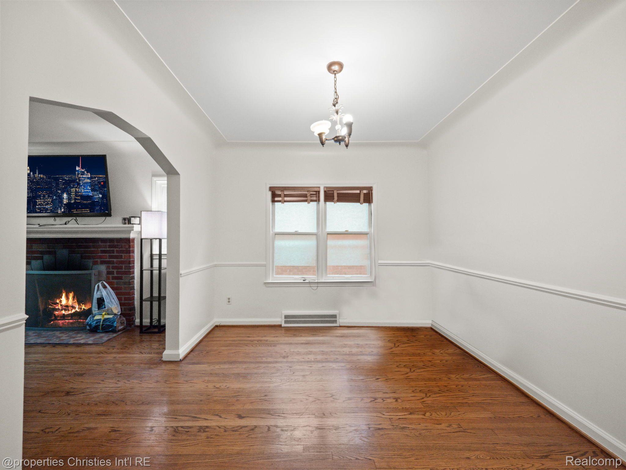 18 WOODWARD HEIGHTS Boulevard