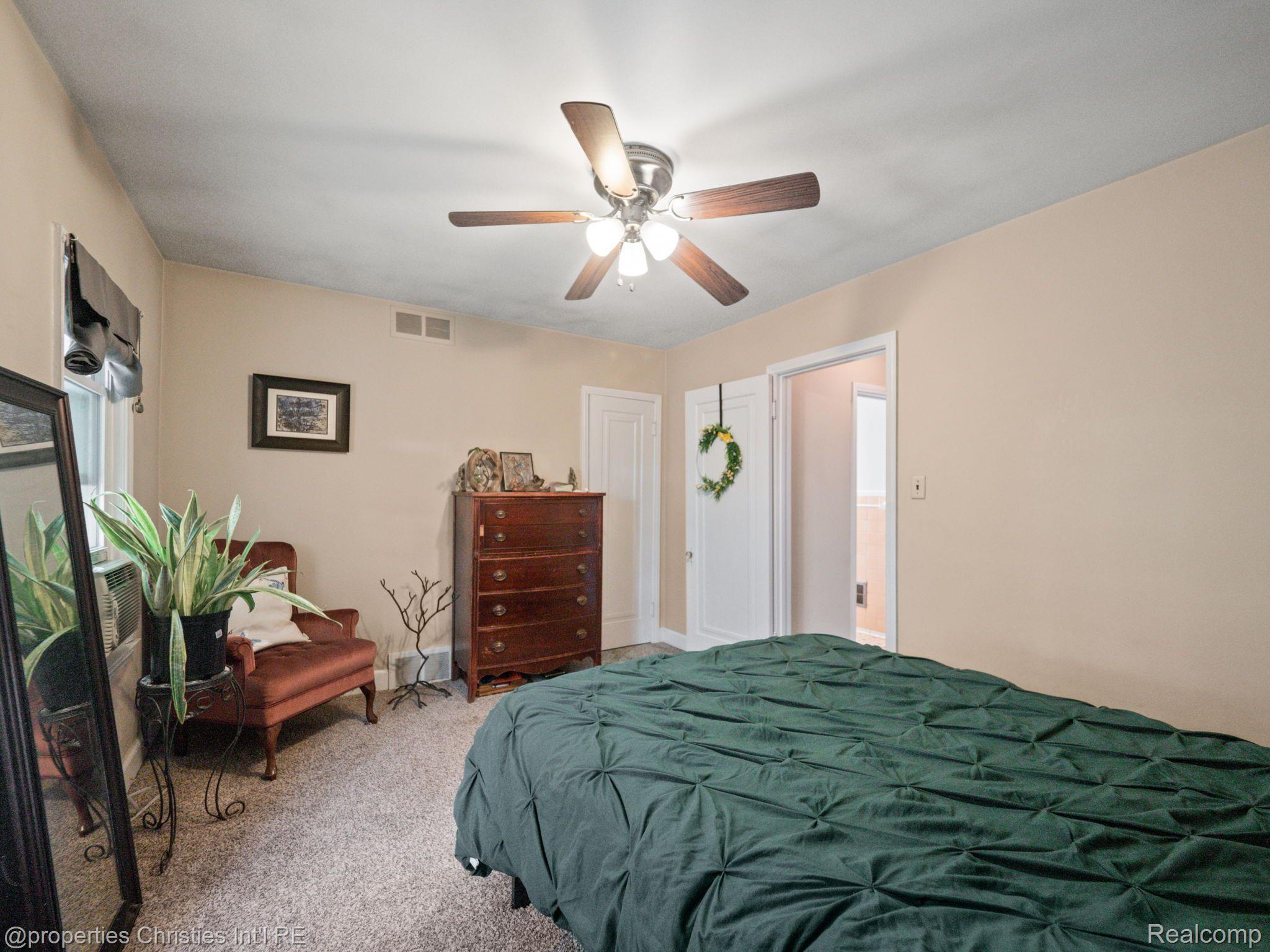 18 WOODWARD HEIGHTS Boulevard