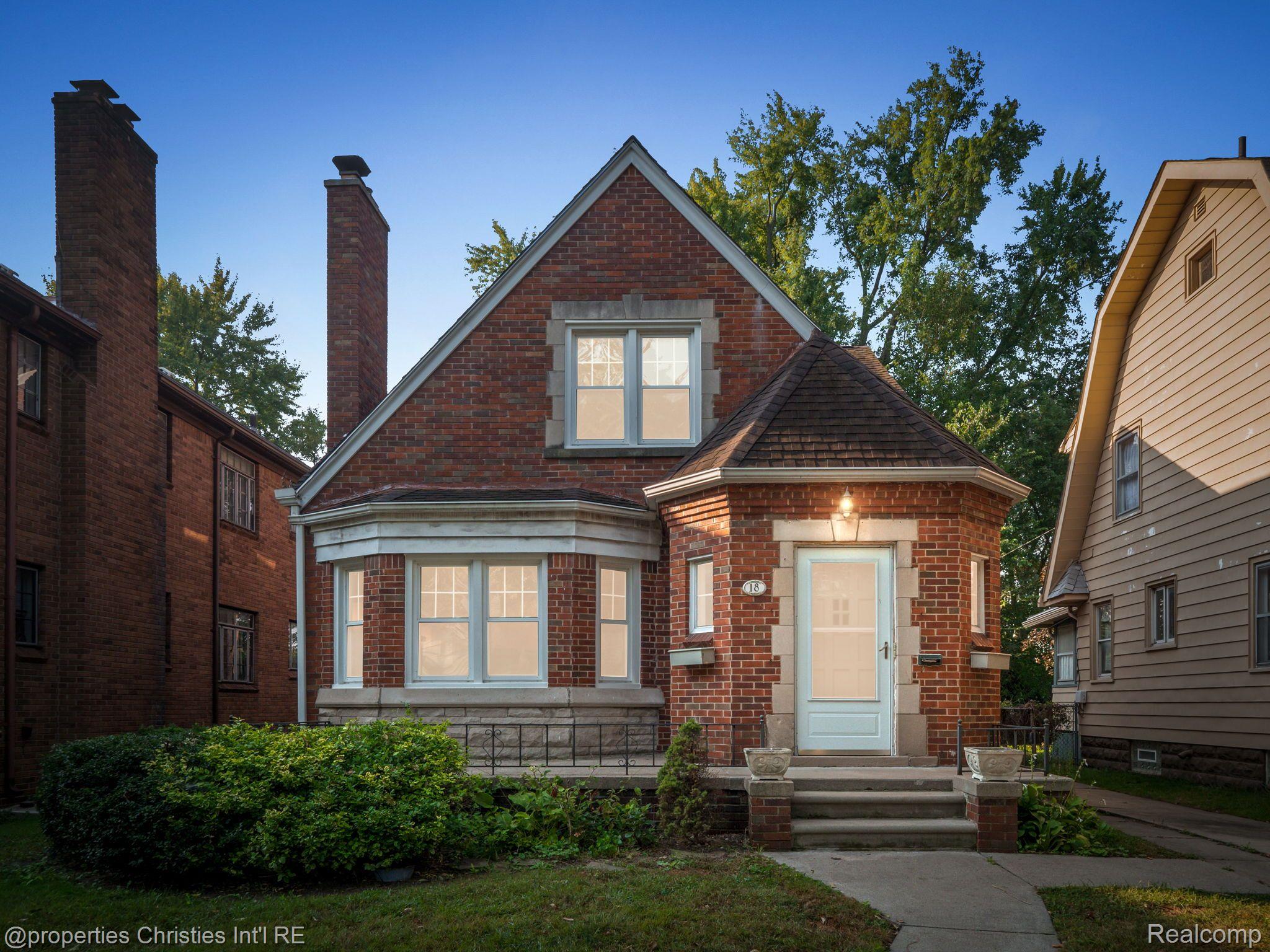 18 WOODWARD HEIGHTS Boulevard