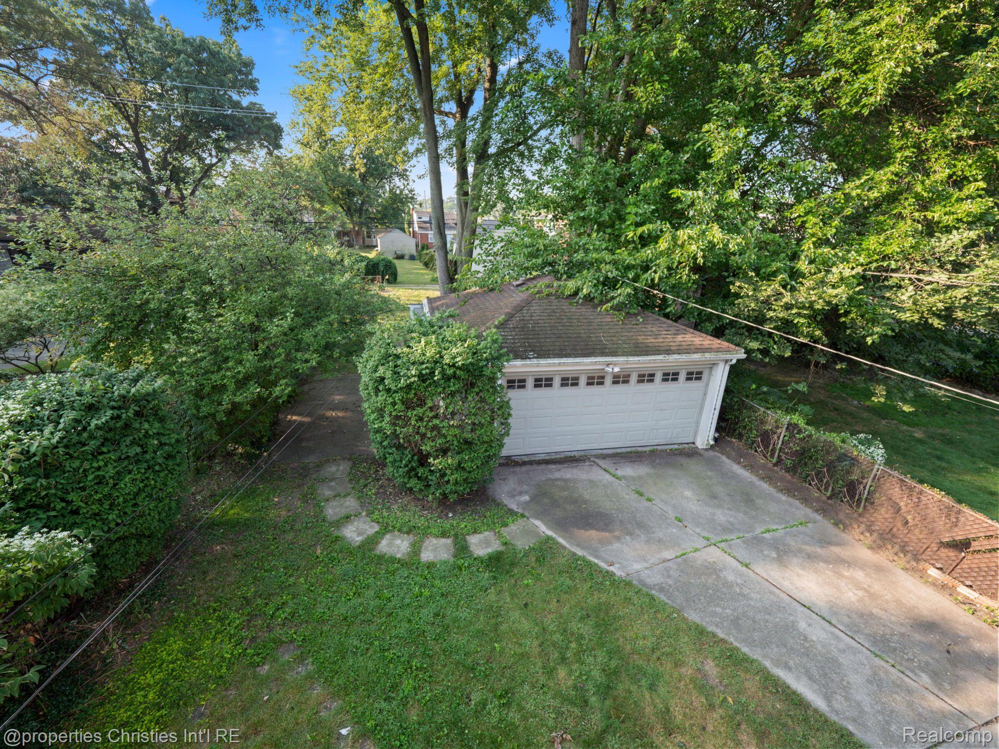 18 WOODWARD HEIGHTS Boulevard