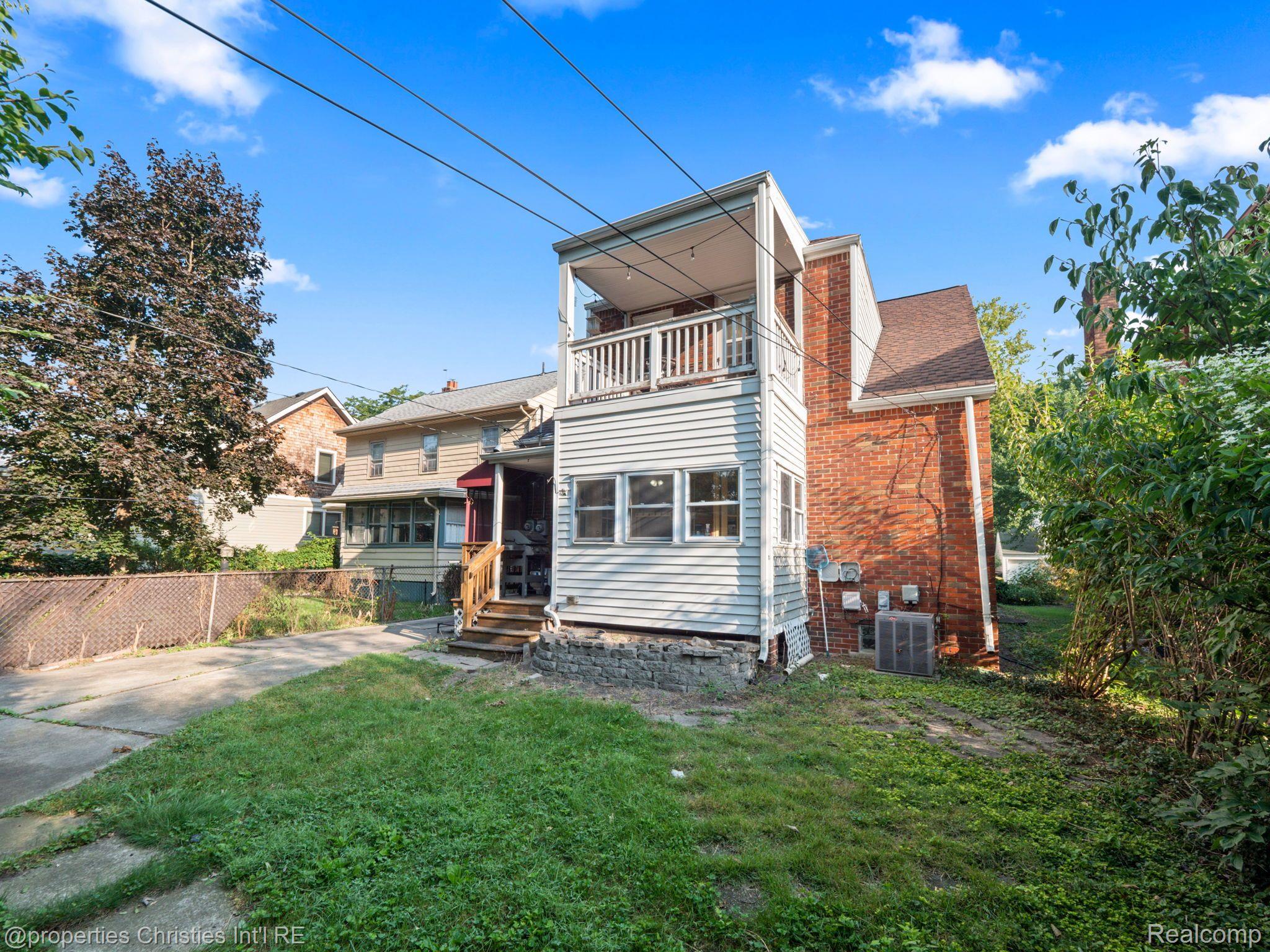 18 WOODWARD HEIGHTS Boulevard
