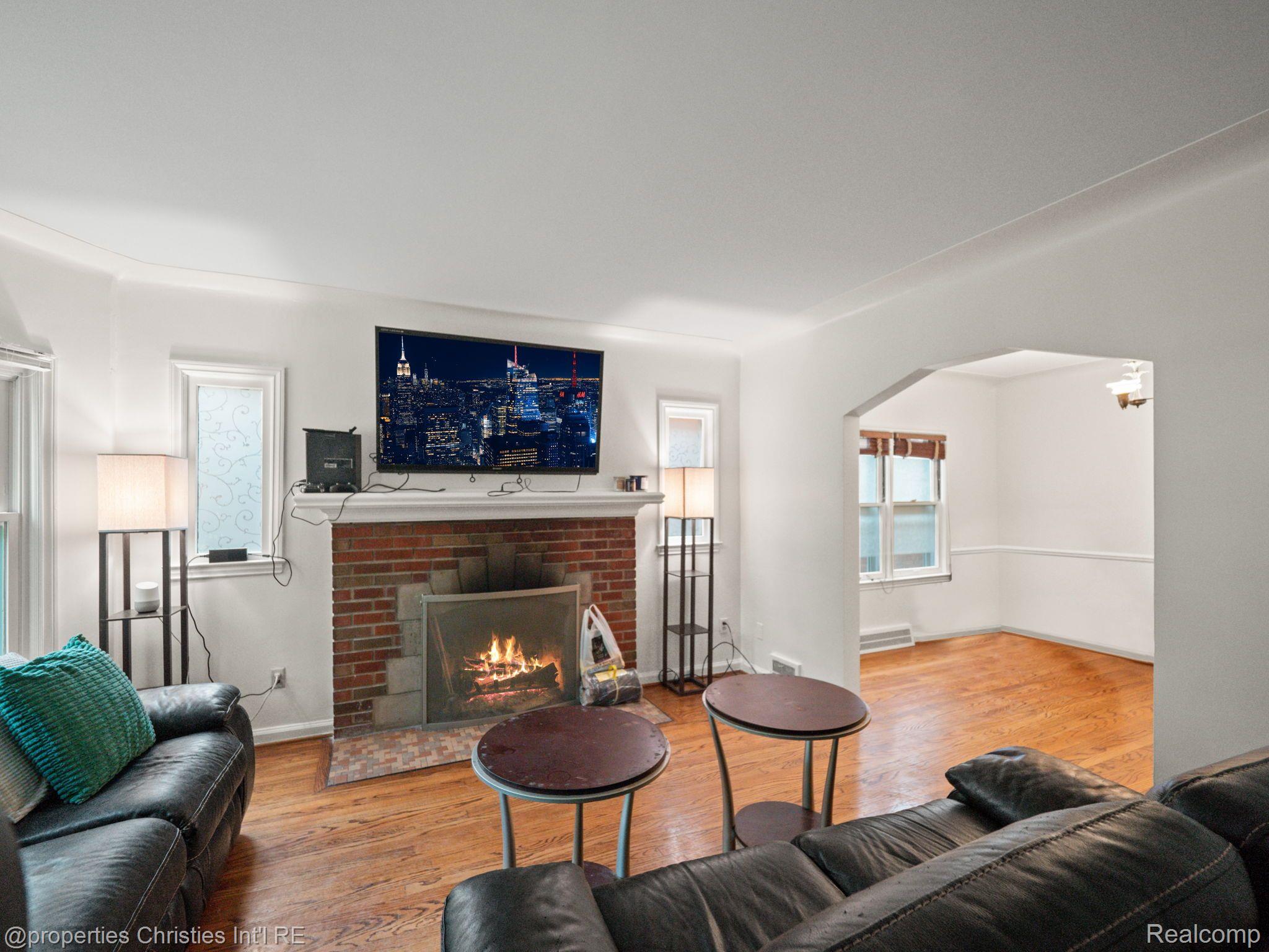 18 WOODWARD HEIGHTS Boulevard