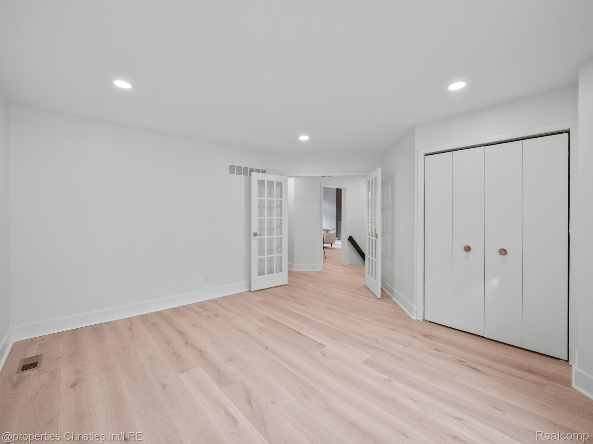 2459 HICKORY GLEN Drive