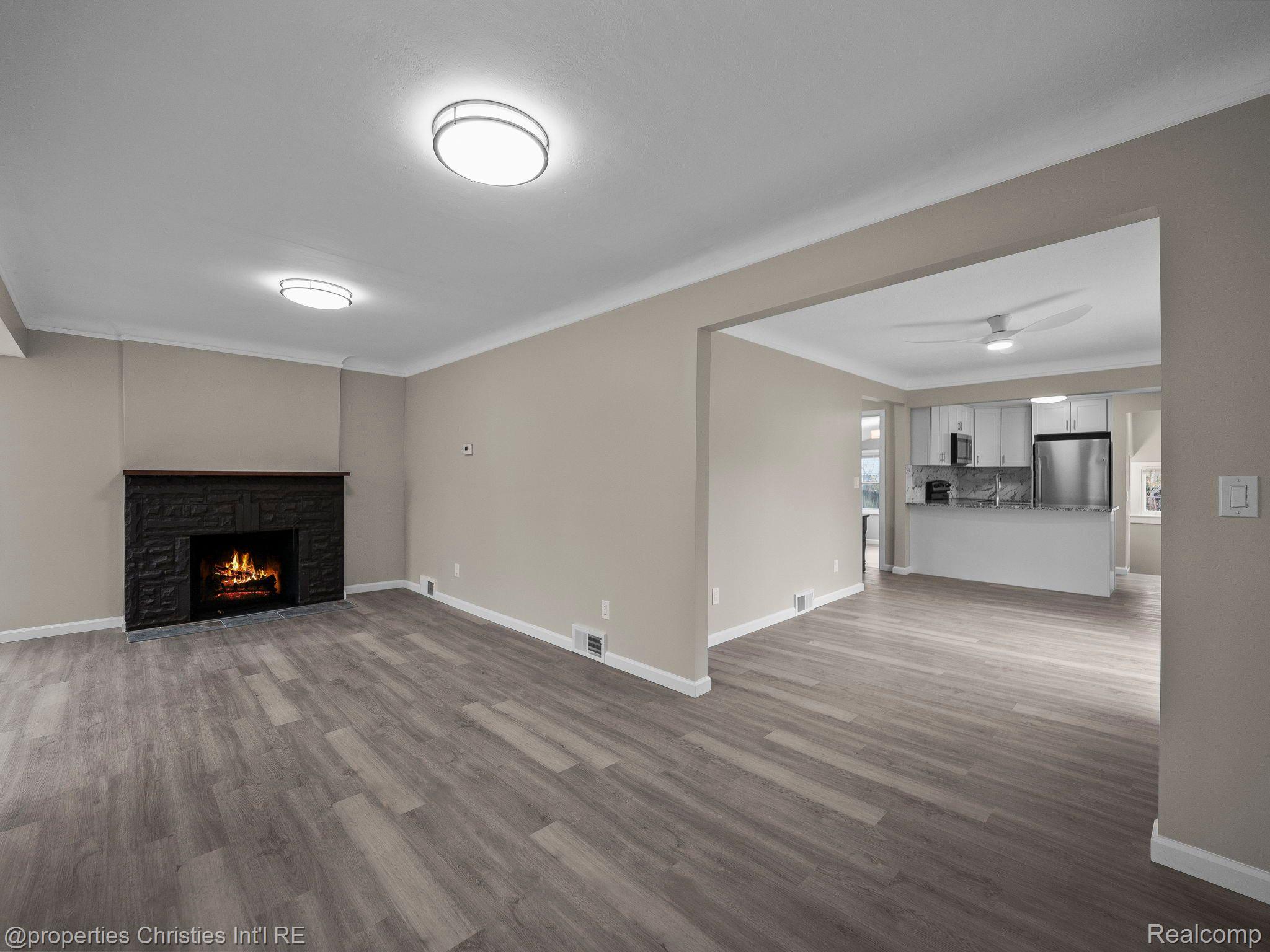 15803 LEONA Drive