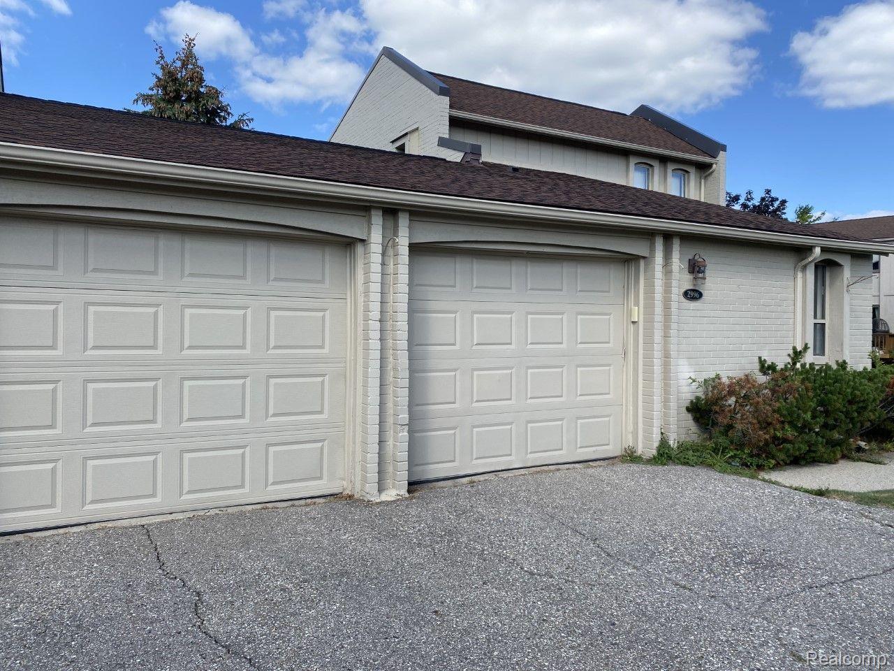 2996 MOON LAKE Drive