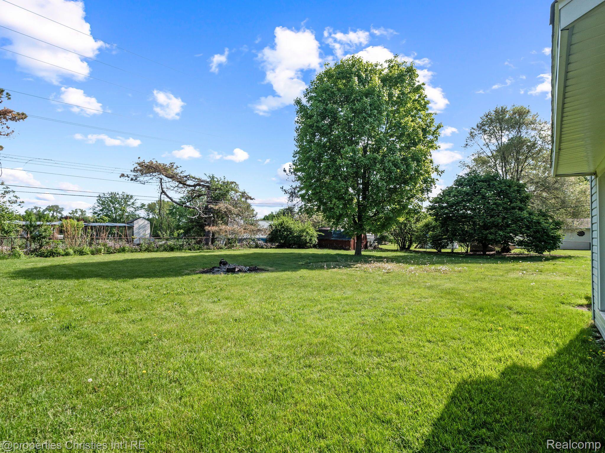 5348 BURGUNDY Drive