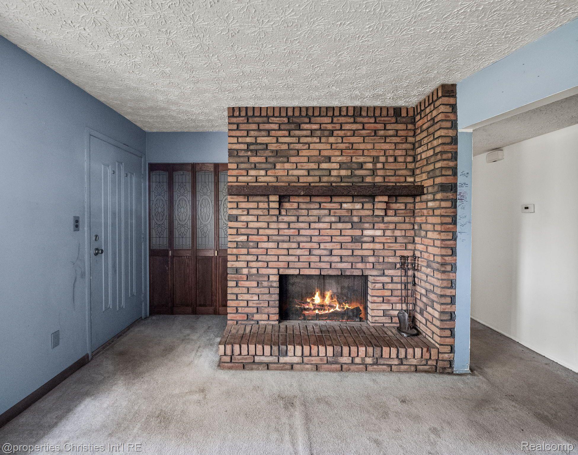 5348 BURGUNDY Drive