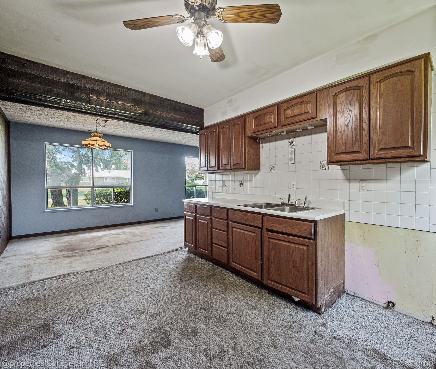 5348 BURGUNDY Drive