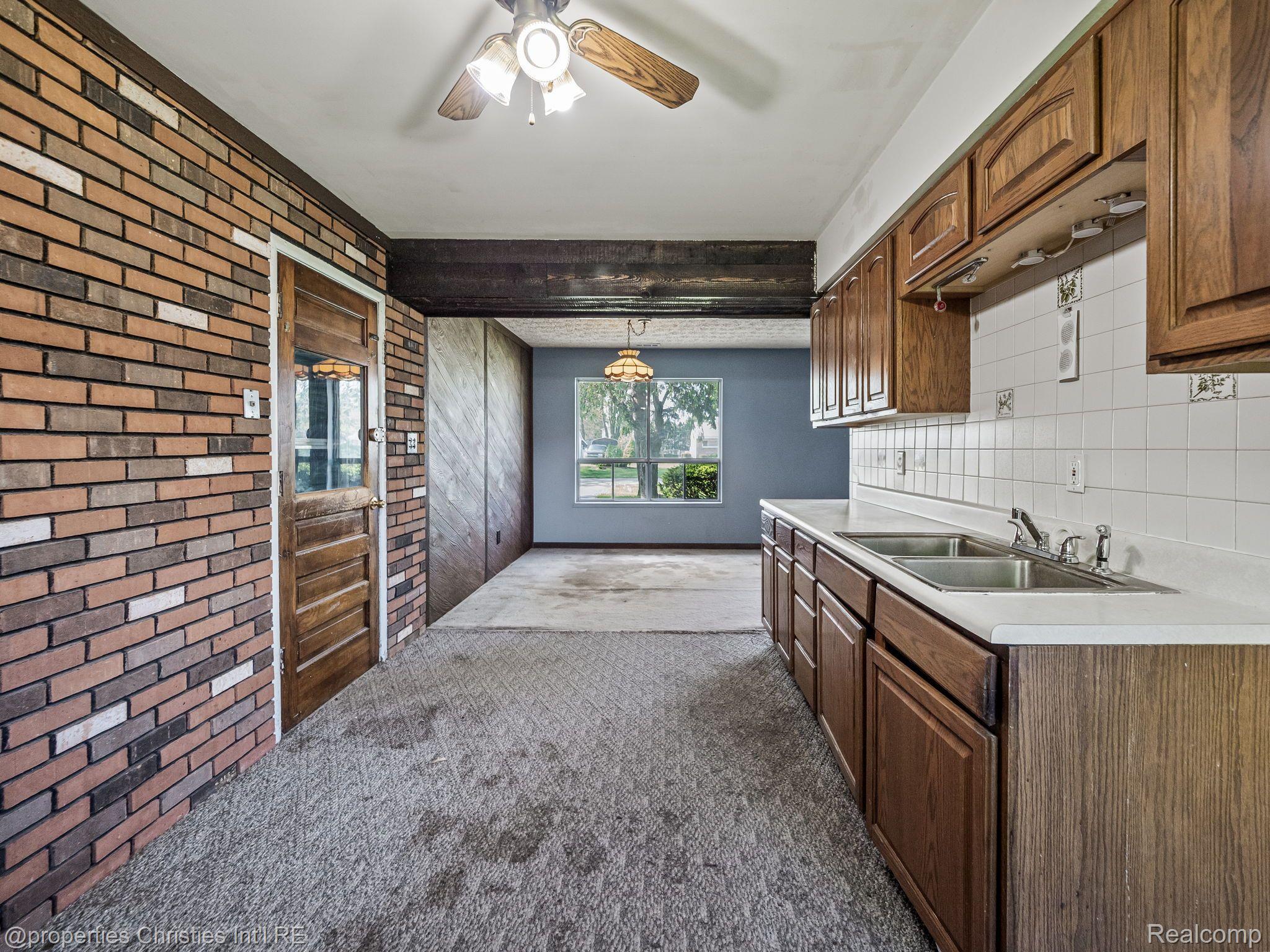 5348 BURGUNDY Drive