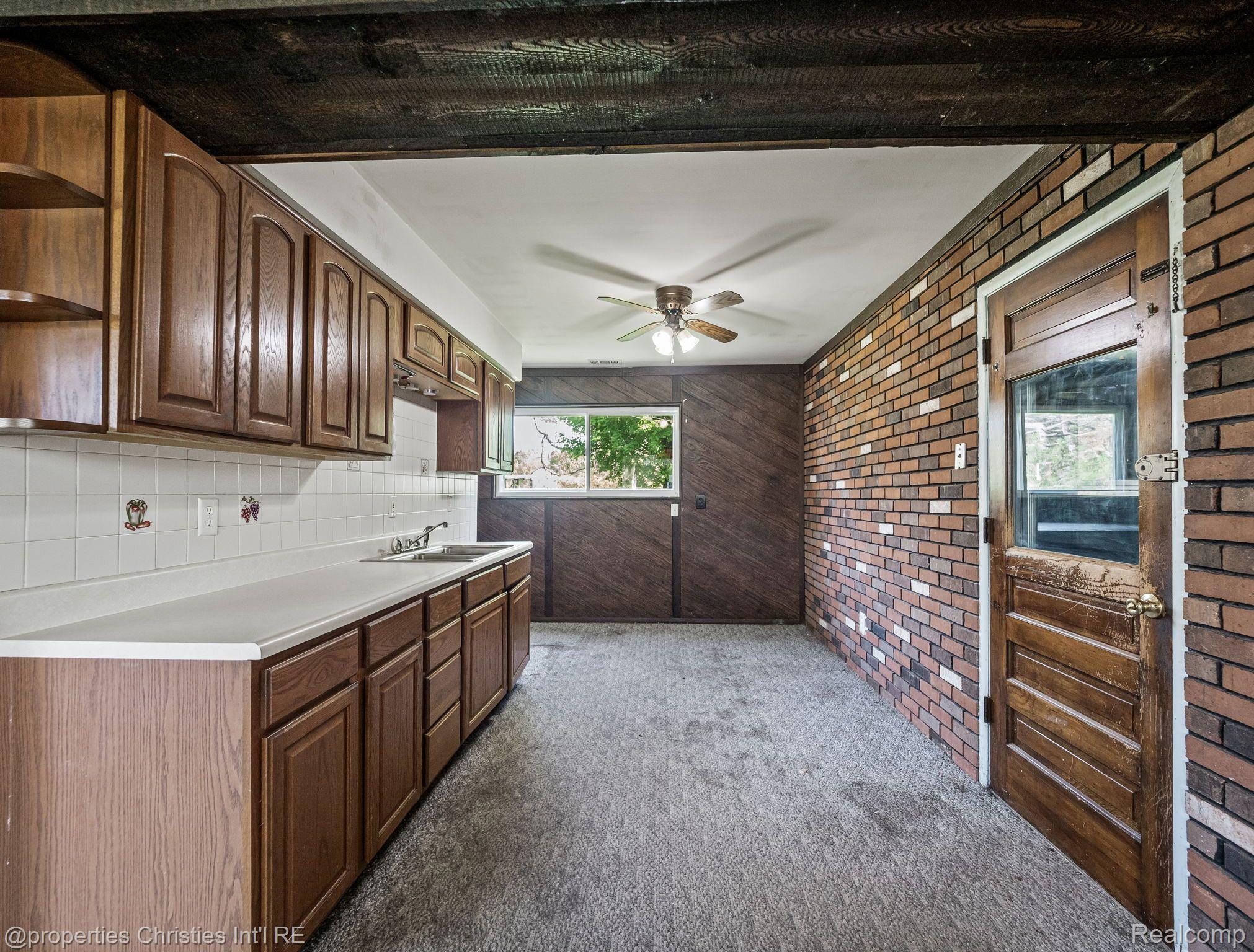 5348 BURGUNDY Drive