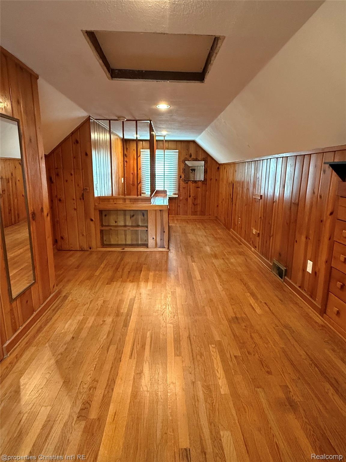 4003 Elmhurst Avenue