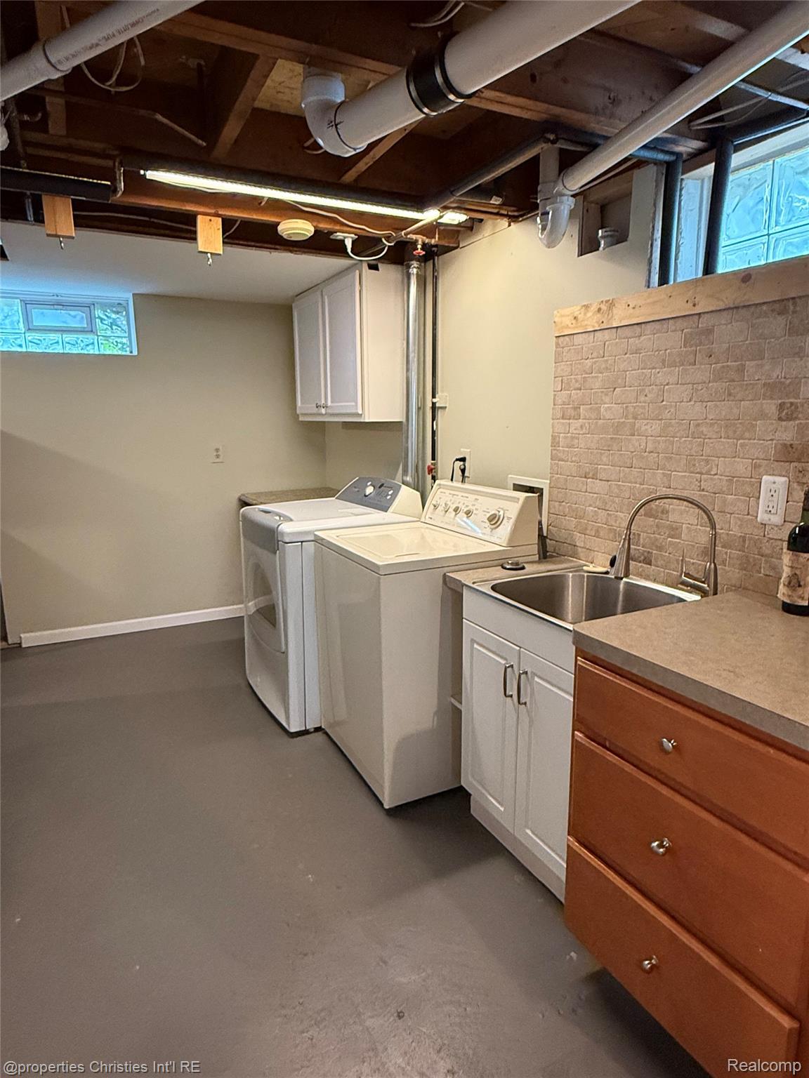 4003 Elmhurst Avenue