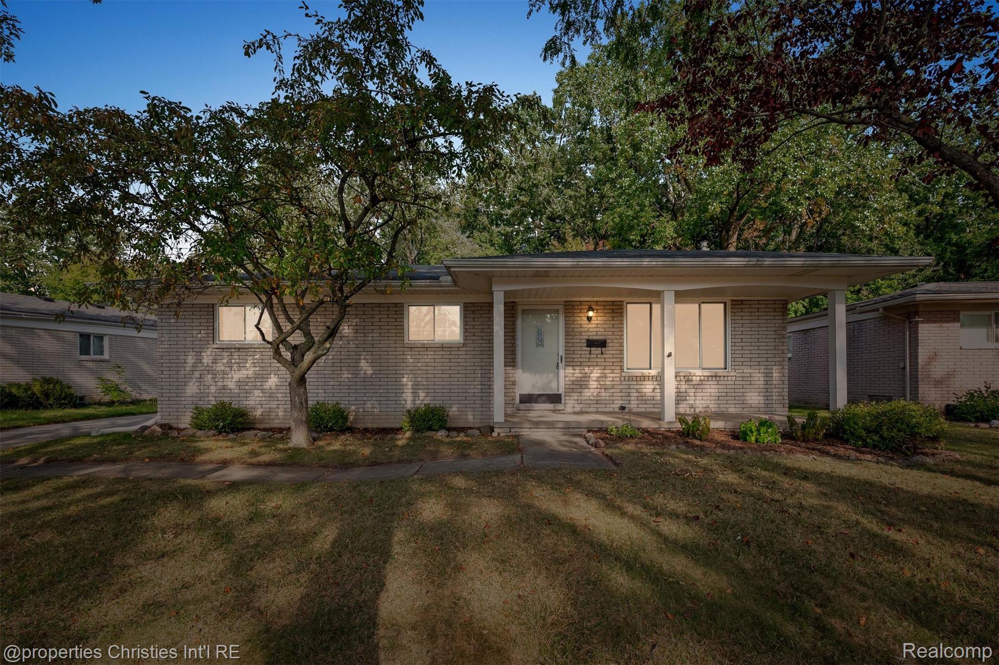 30140 Manor Drive