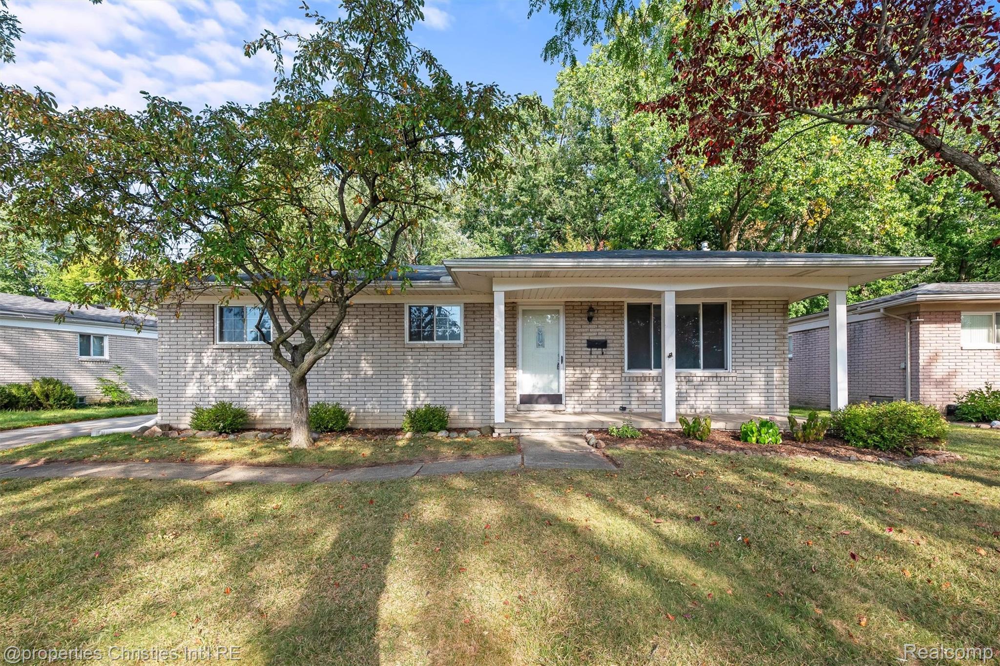 30140 Manor Drive