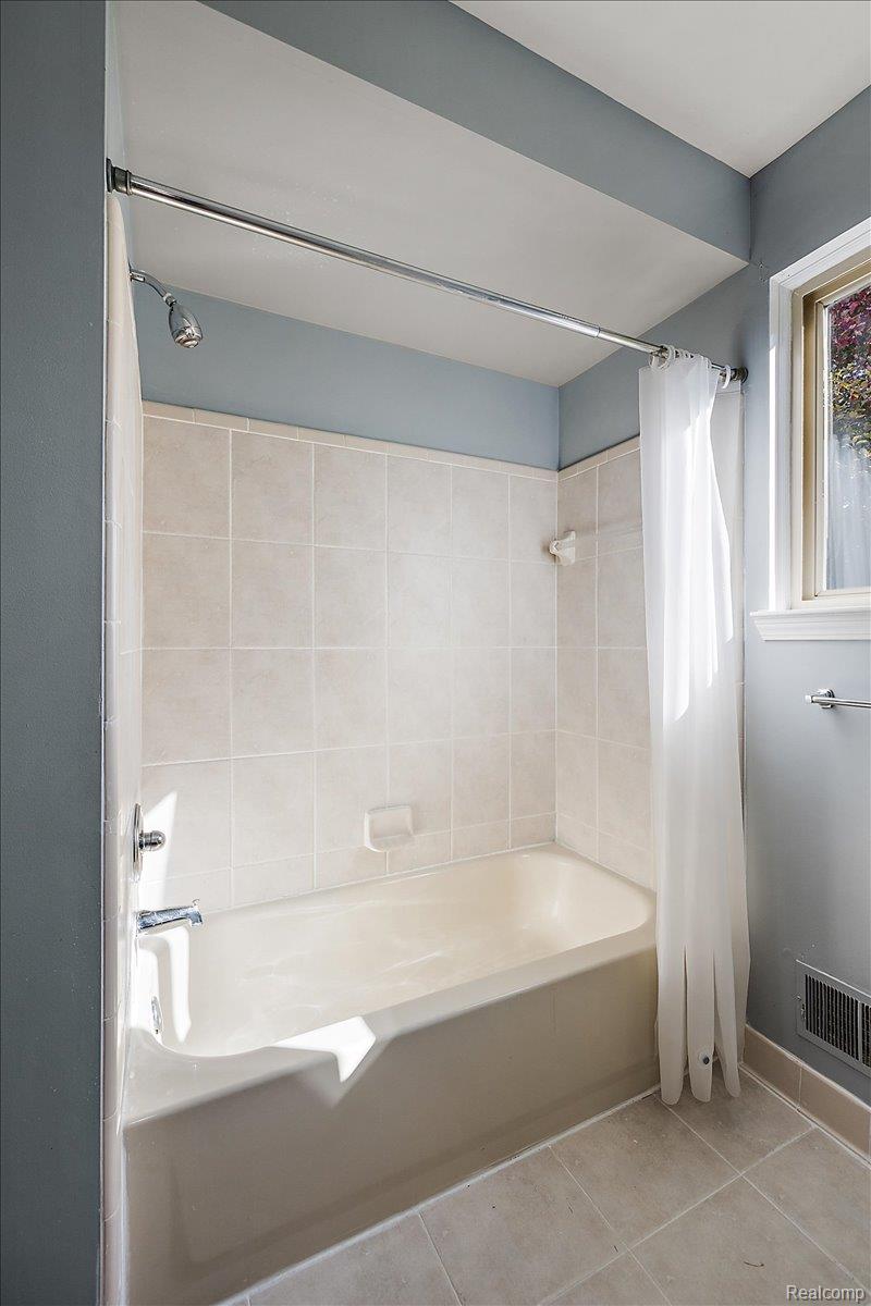 18852 Newbridge Drive