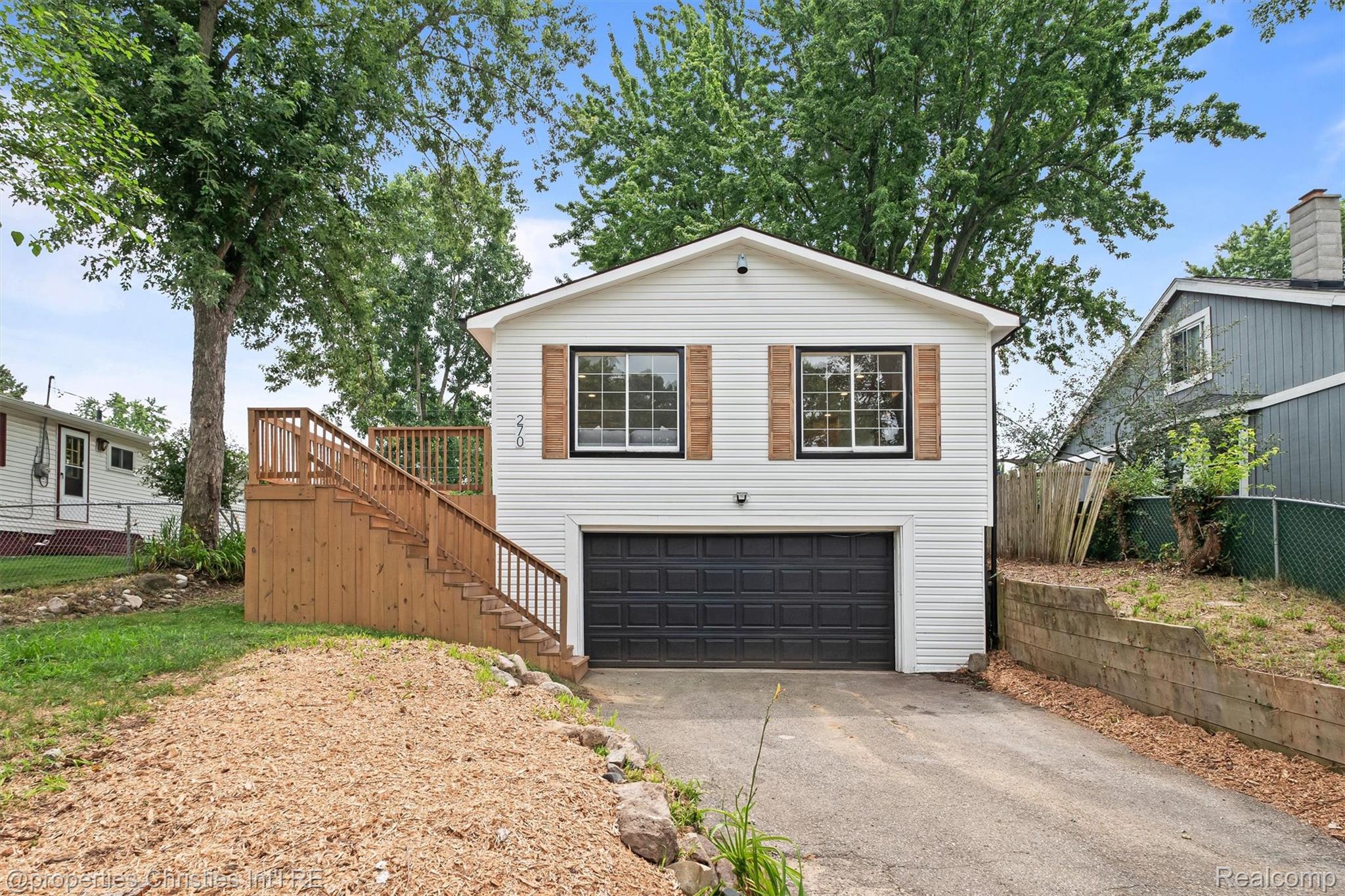 270 Arabelle Street