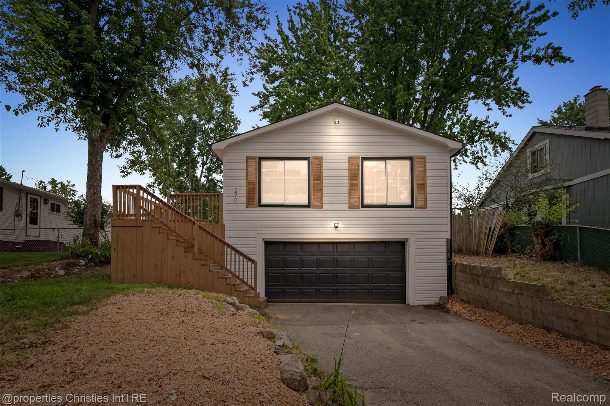 270 Arabelle Street