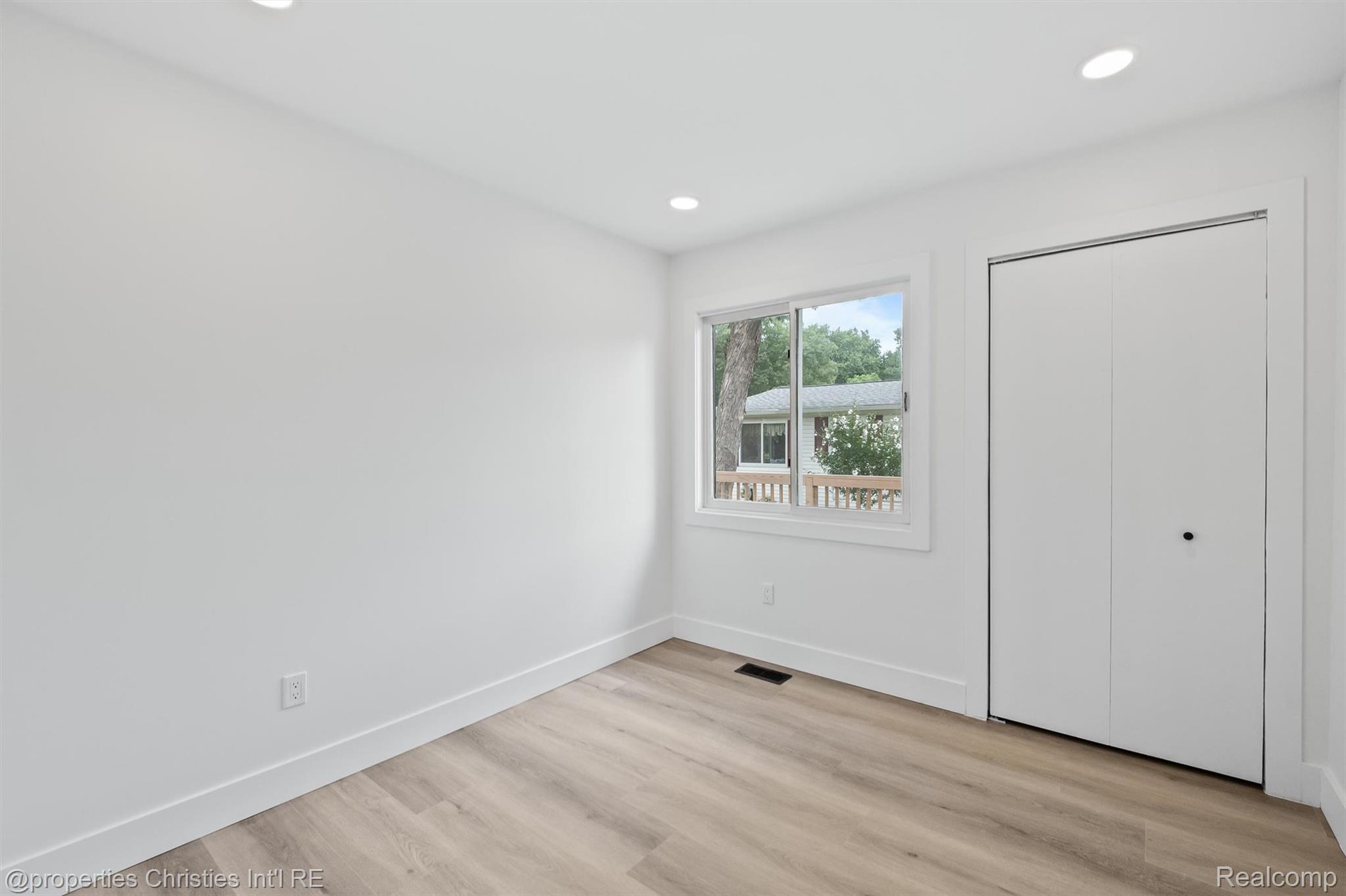 270 Arabelle Street