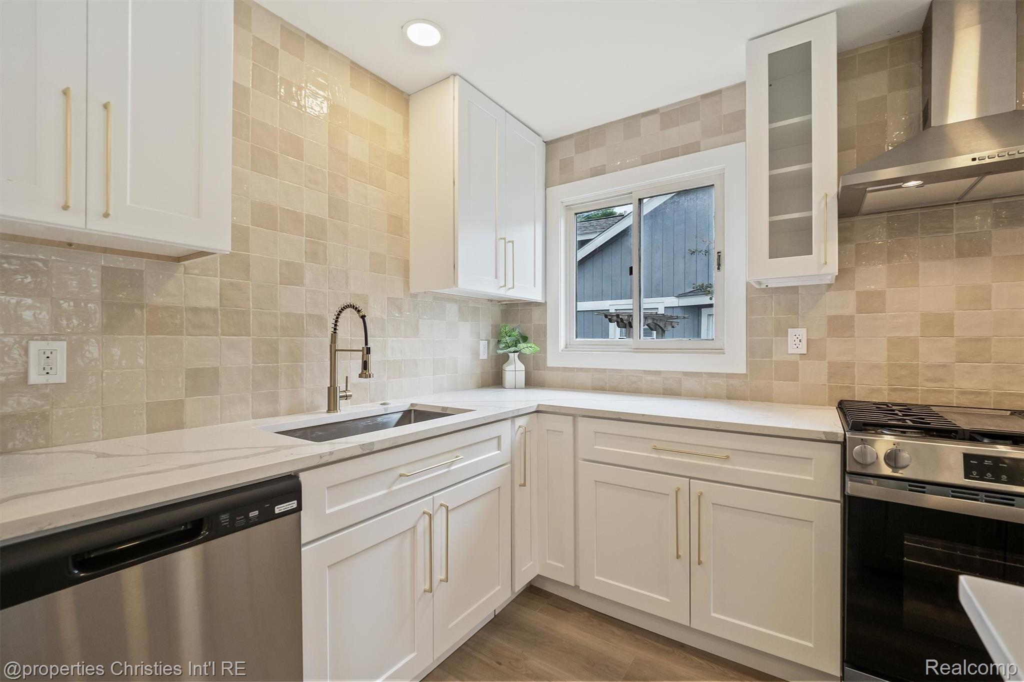 270 Arabelle Street