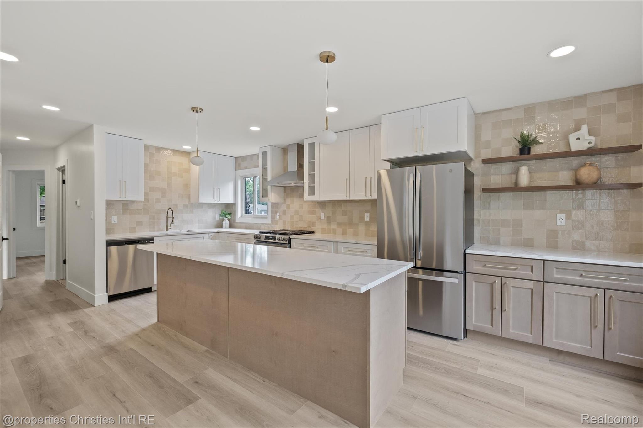 270 Arabelle Street