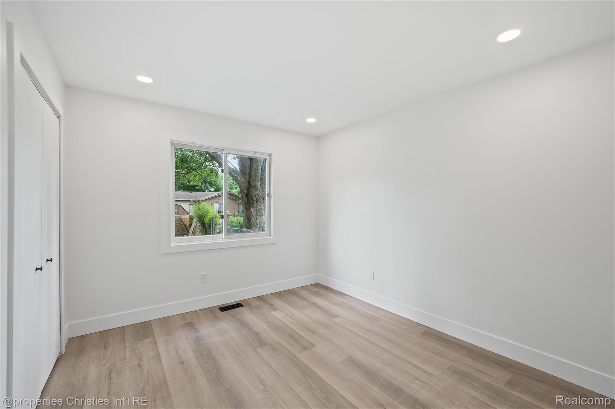 270 Arabelle Street