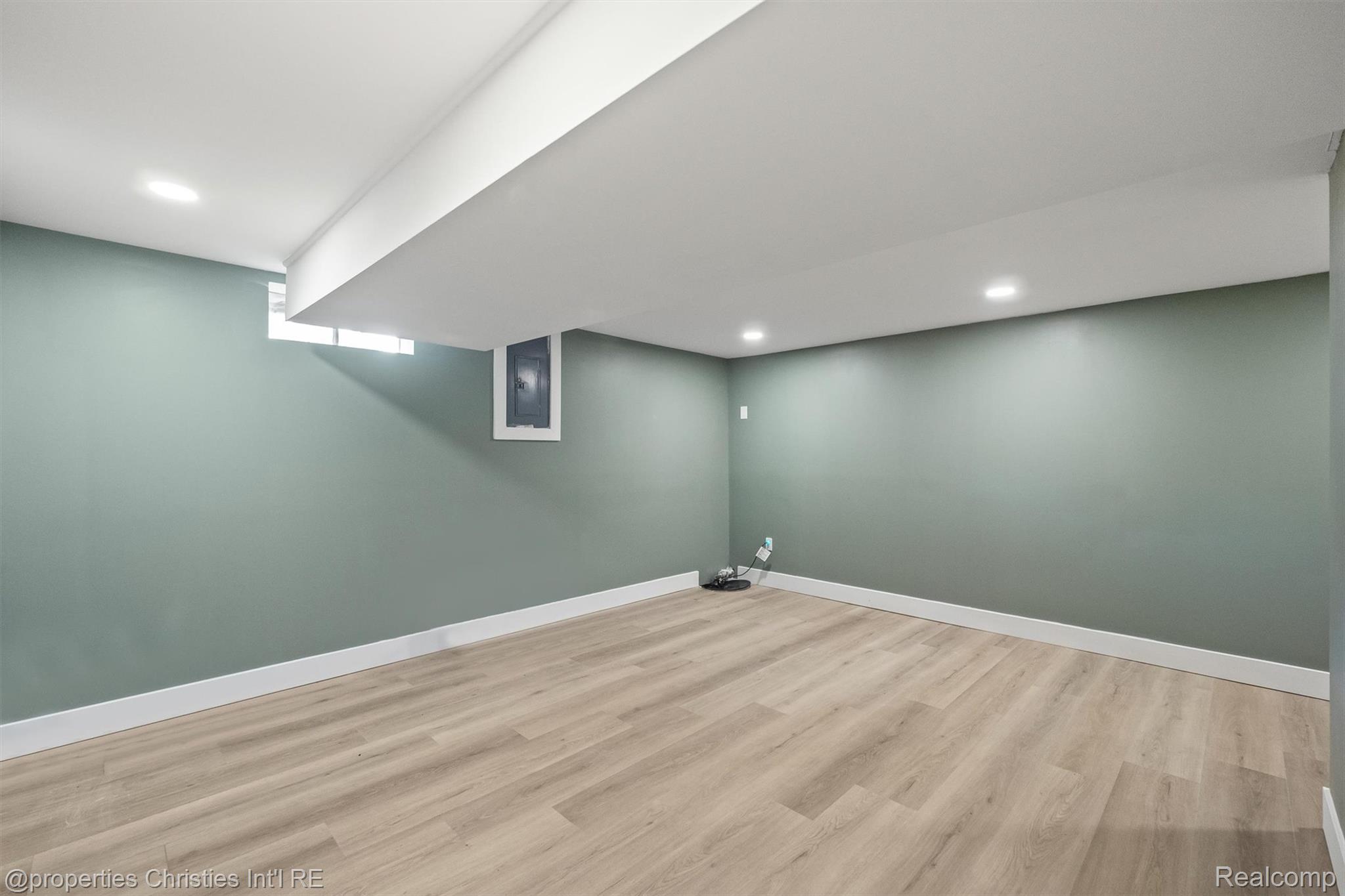 270 Arabelle Street
