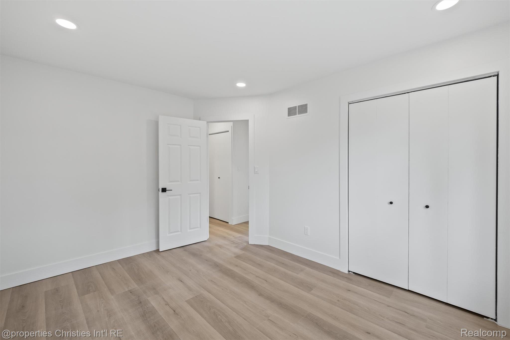 270 Arabelle Street