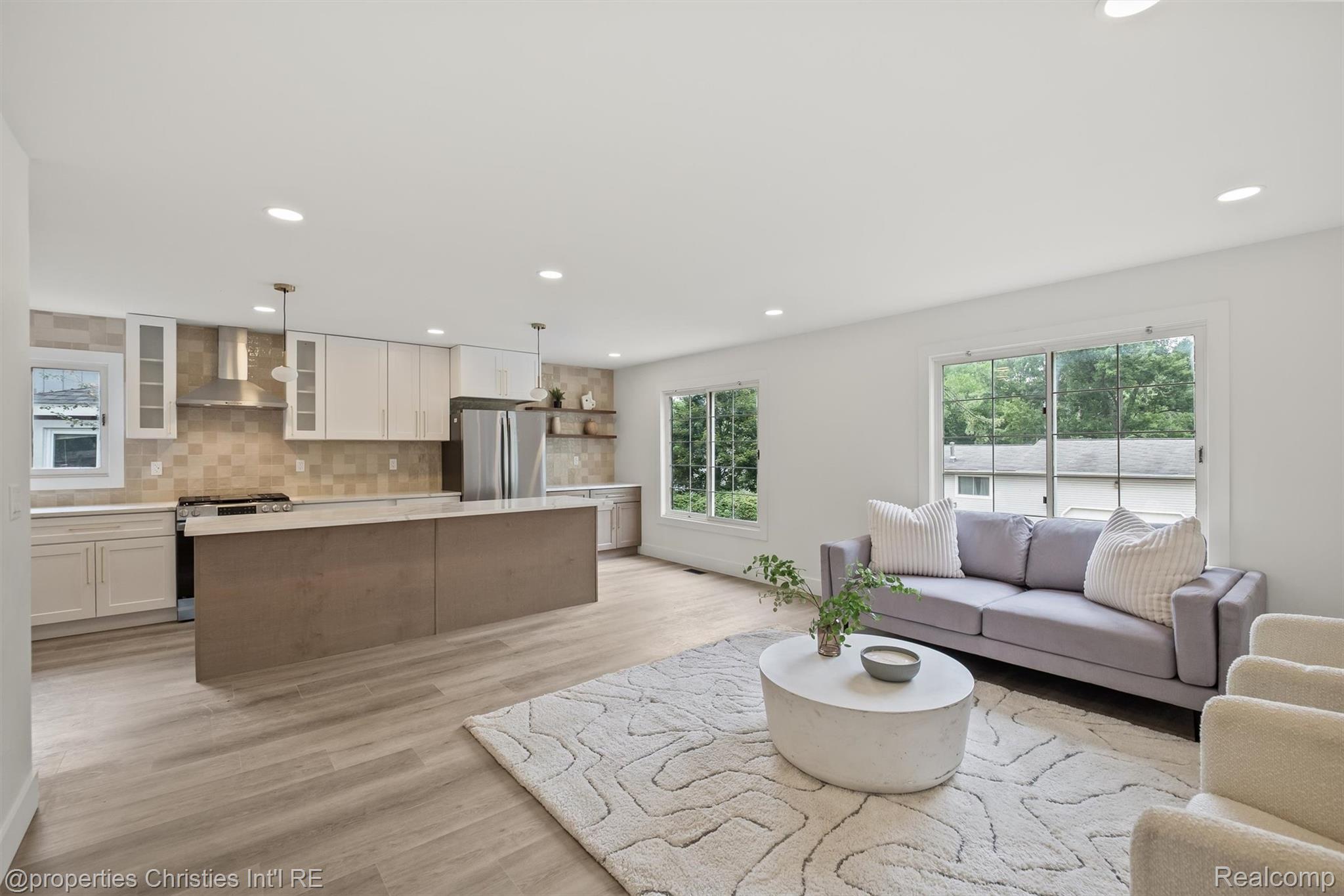 270 Arabelle Street