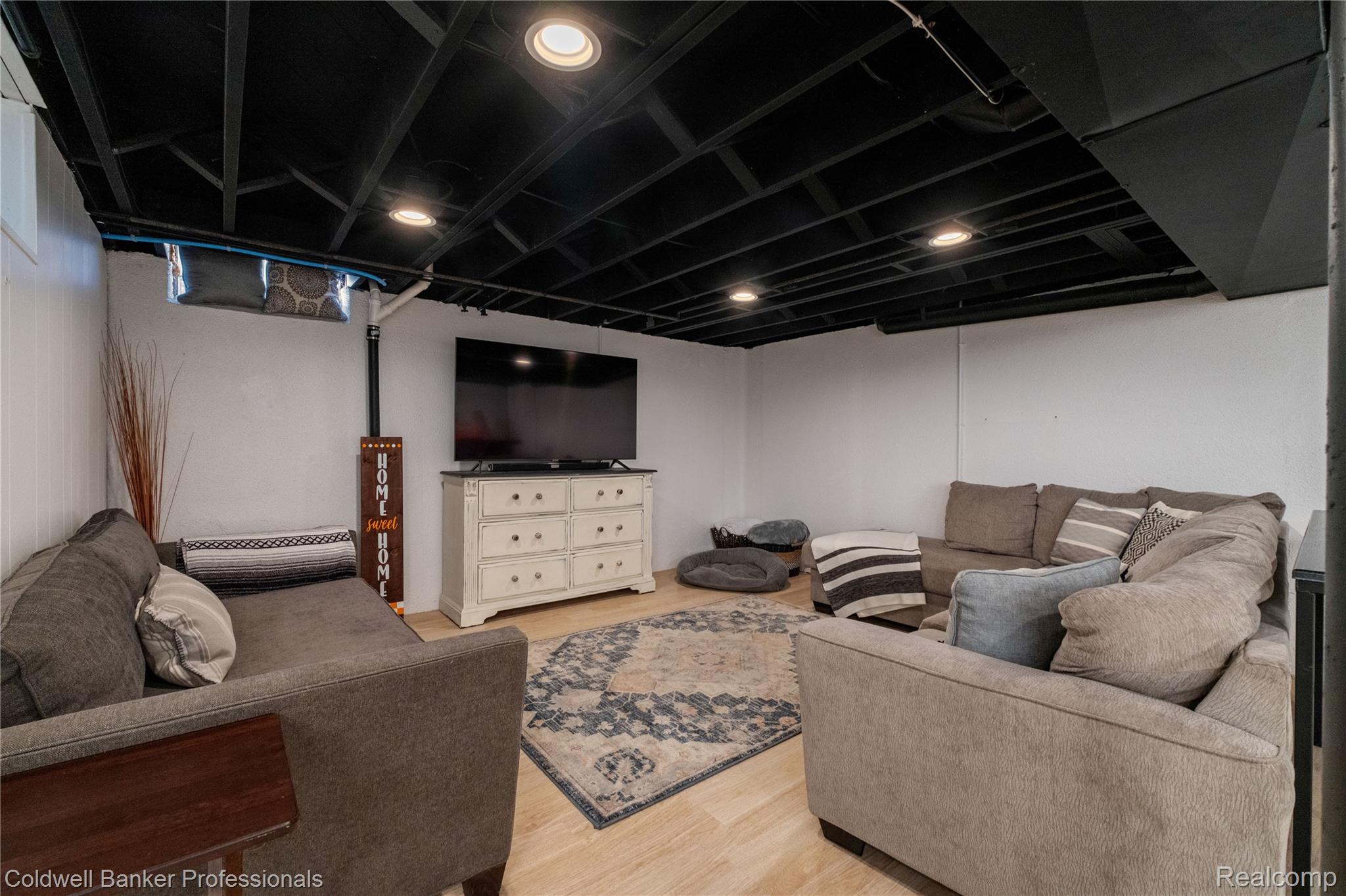 27908 Glenwood Street