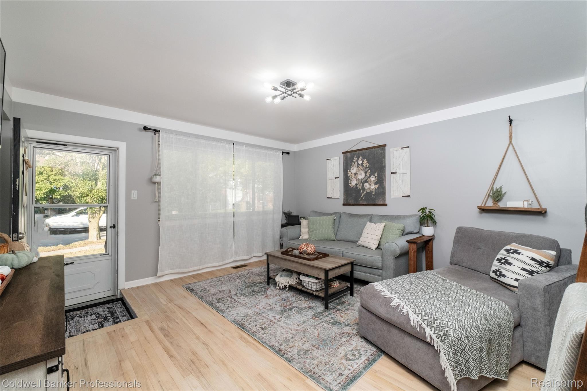 27908 Glenwood Street