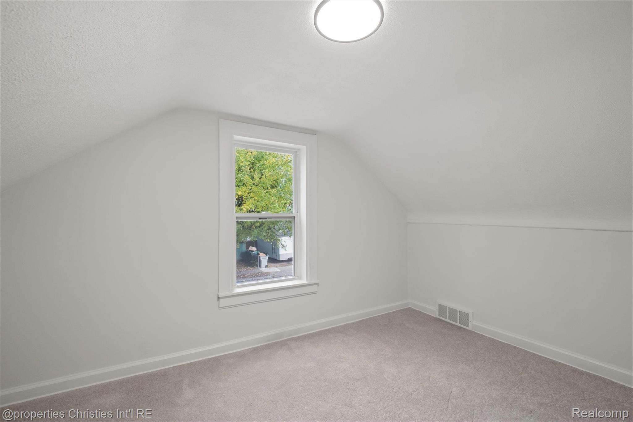 1312 E Granet Avenue