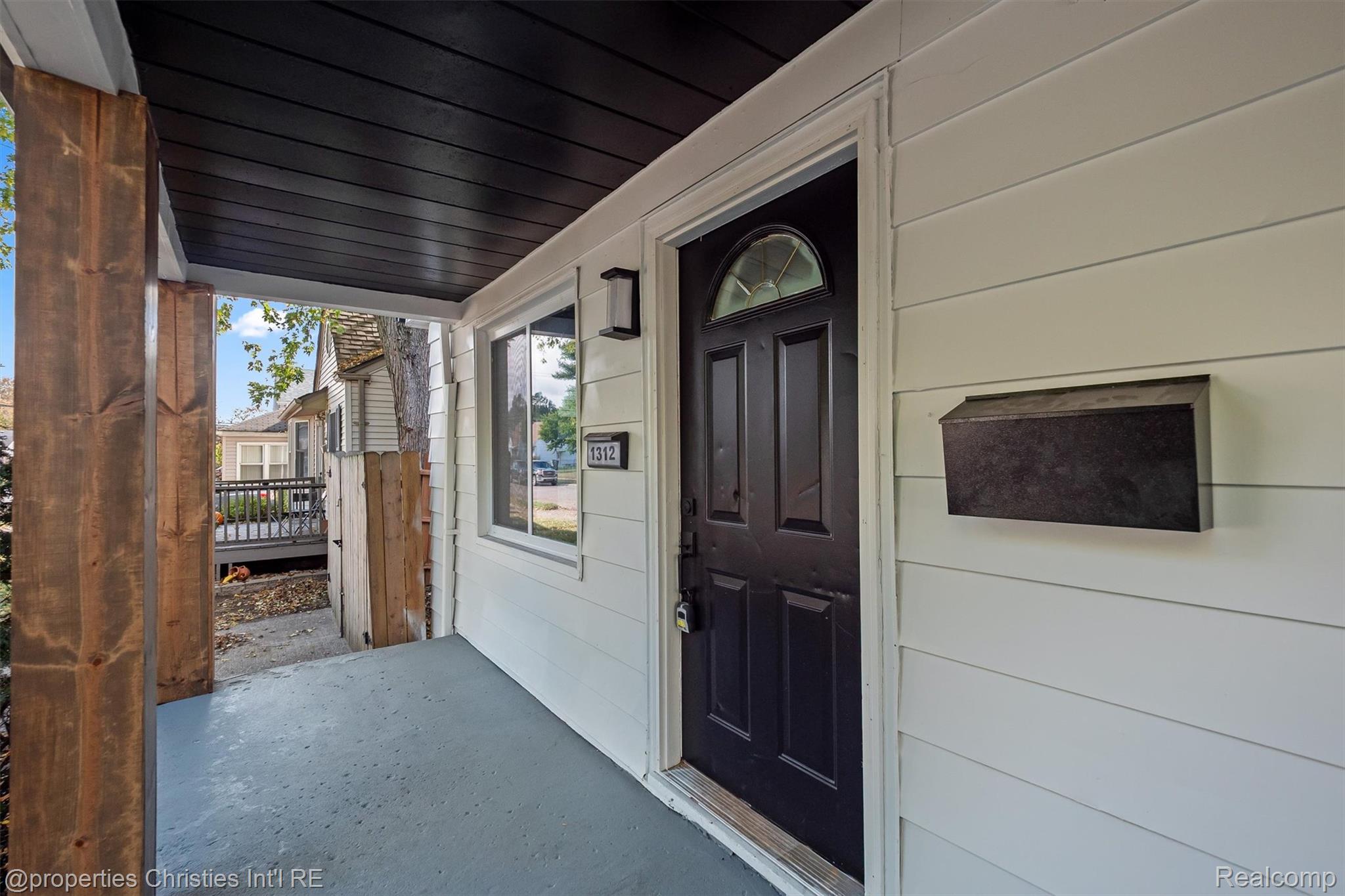 1312 E Granet Avenue