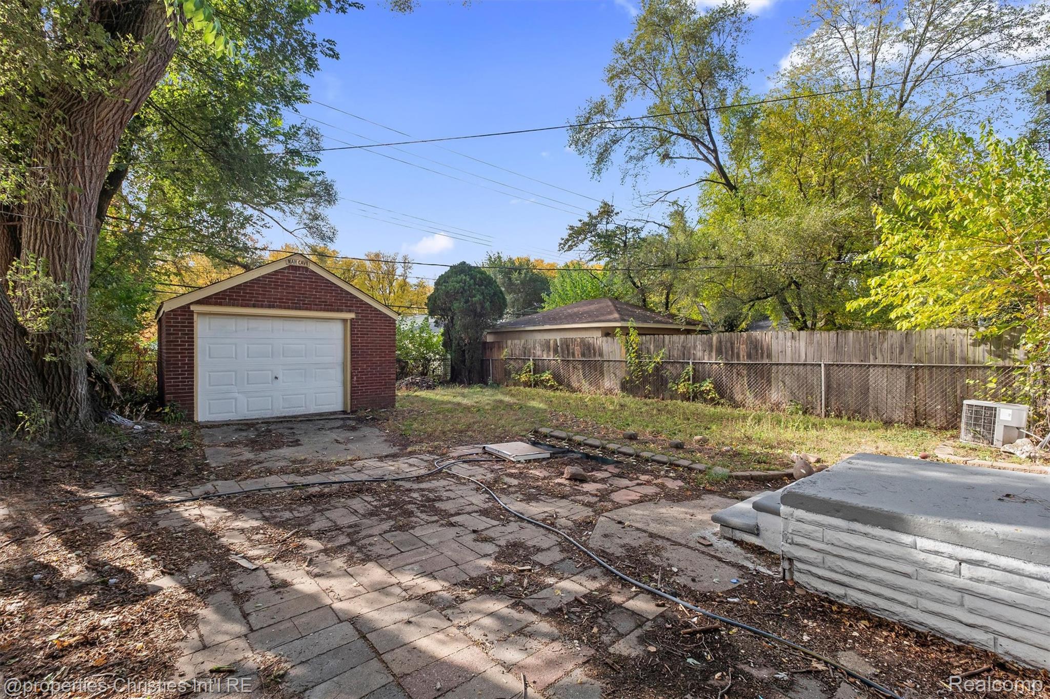 1312 E Granet Avenue