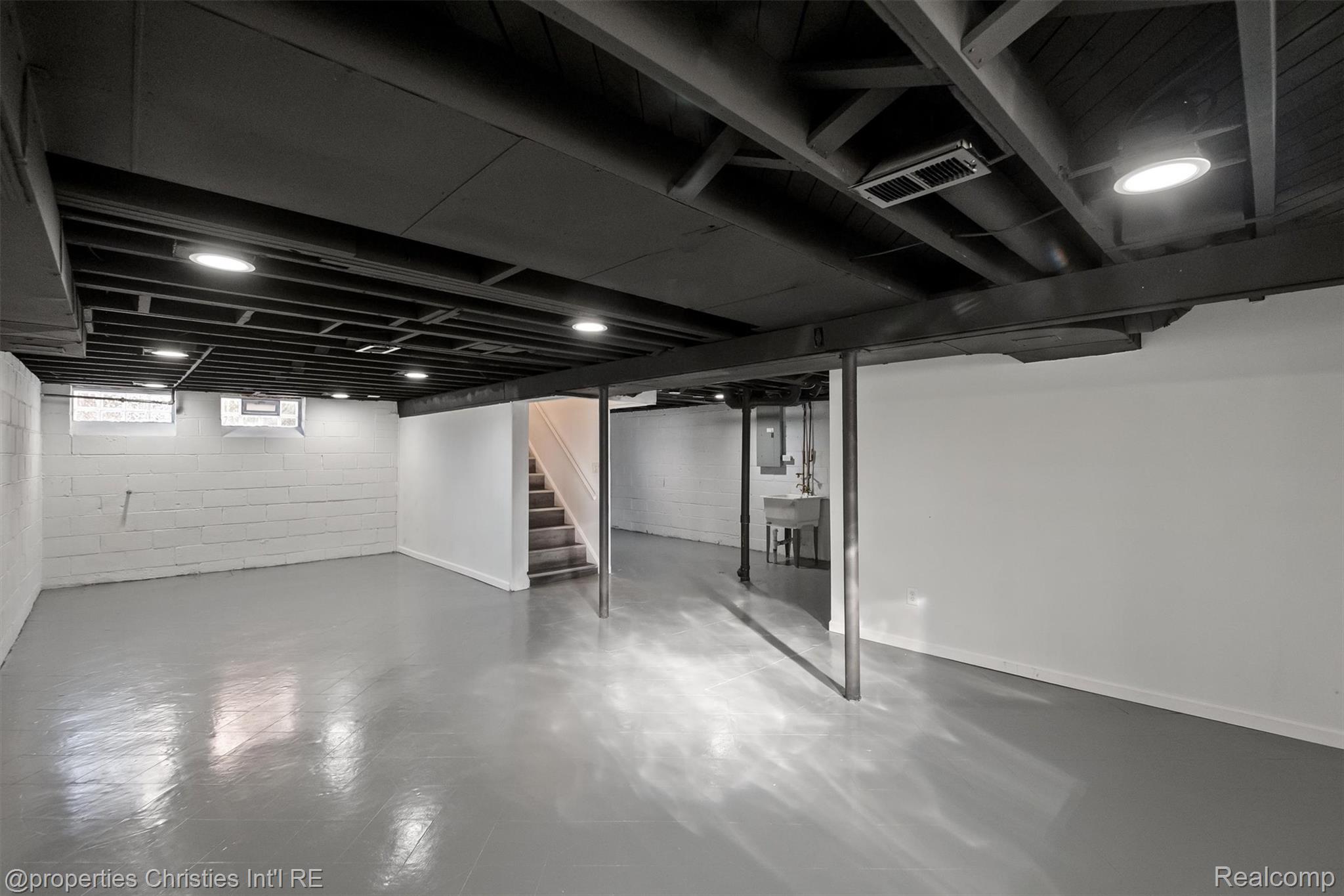 2528 N Connecticut Avenue