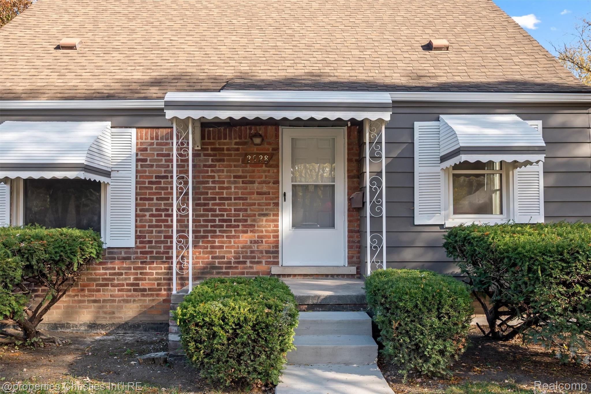 2528 N Connecticut Avenue