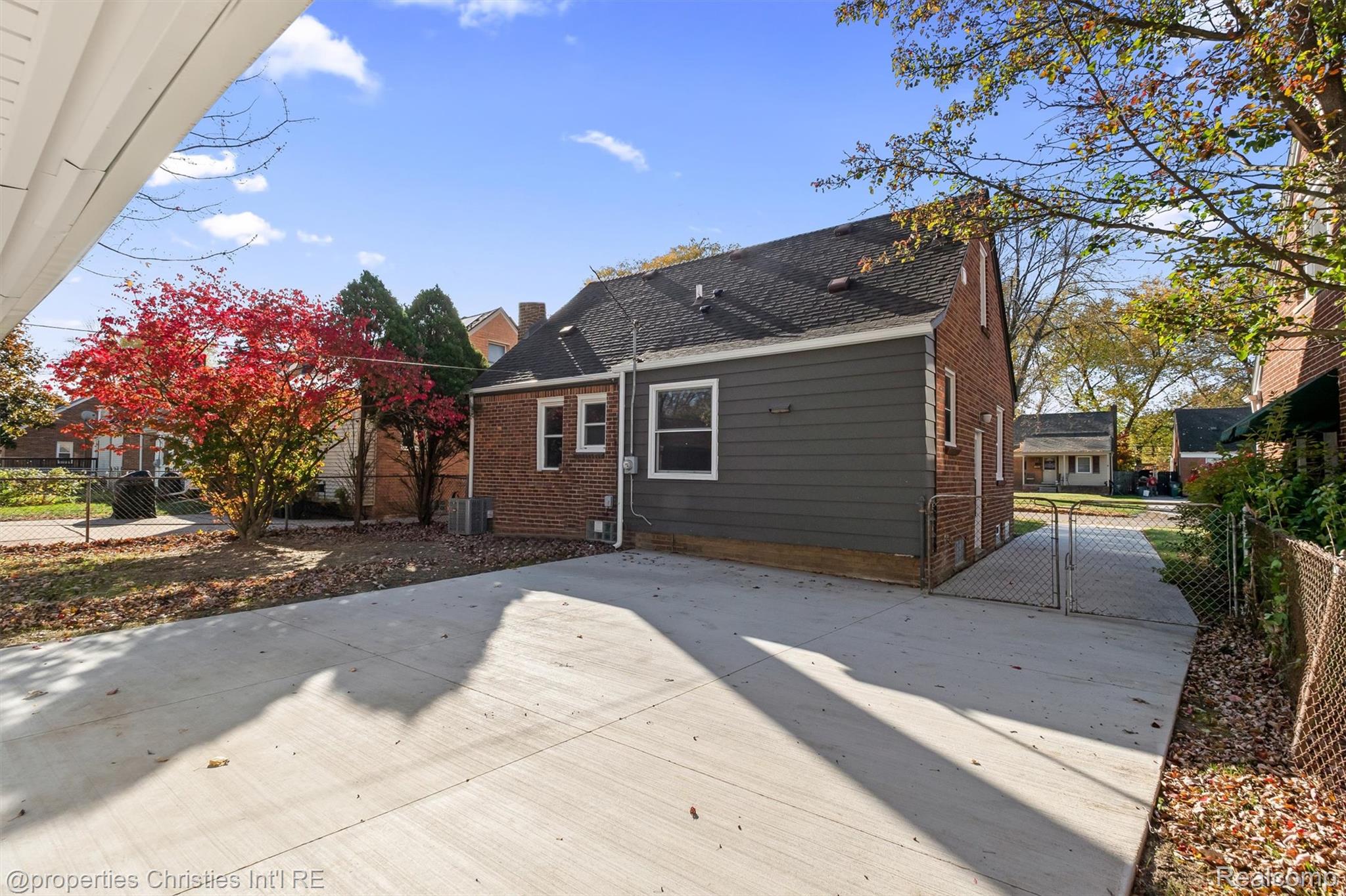 2528 N Connecticut Avenue