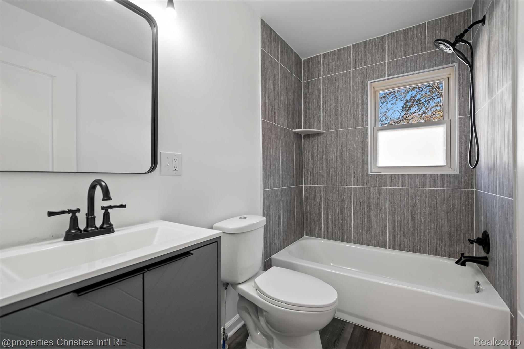 2528 N Connecticut Avenue