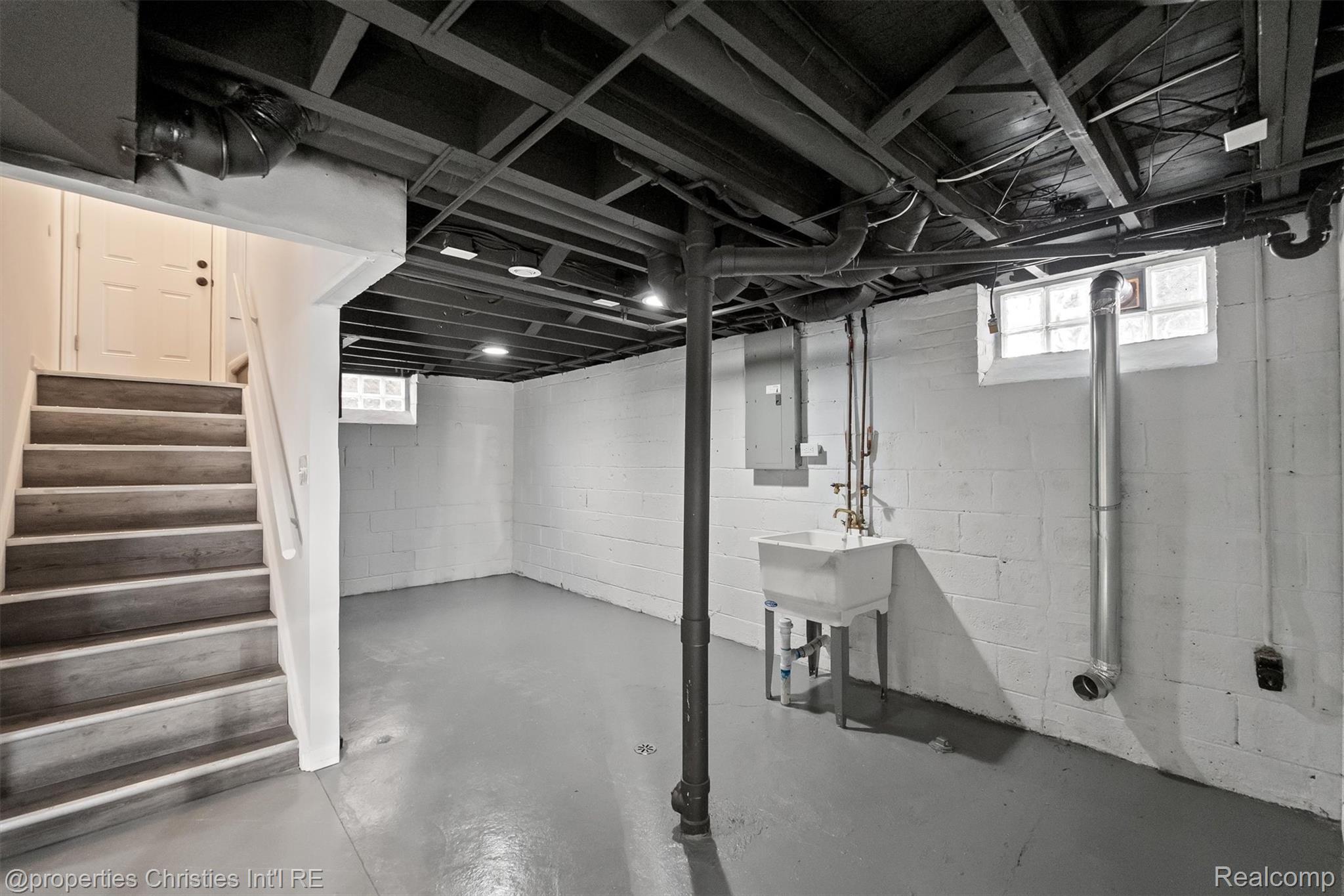 2528 N Connecticut Avenue