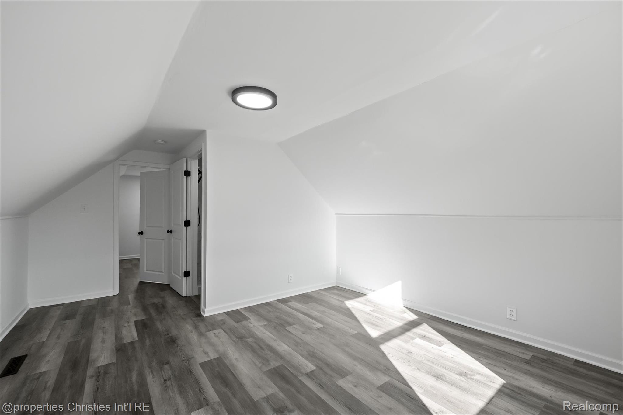 2528 N Connecticut Avenue