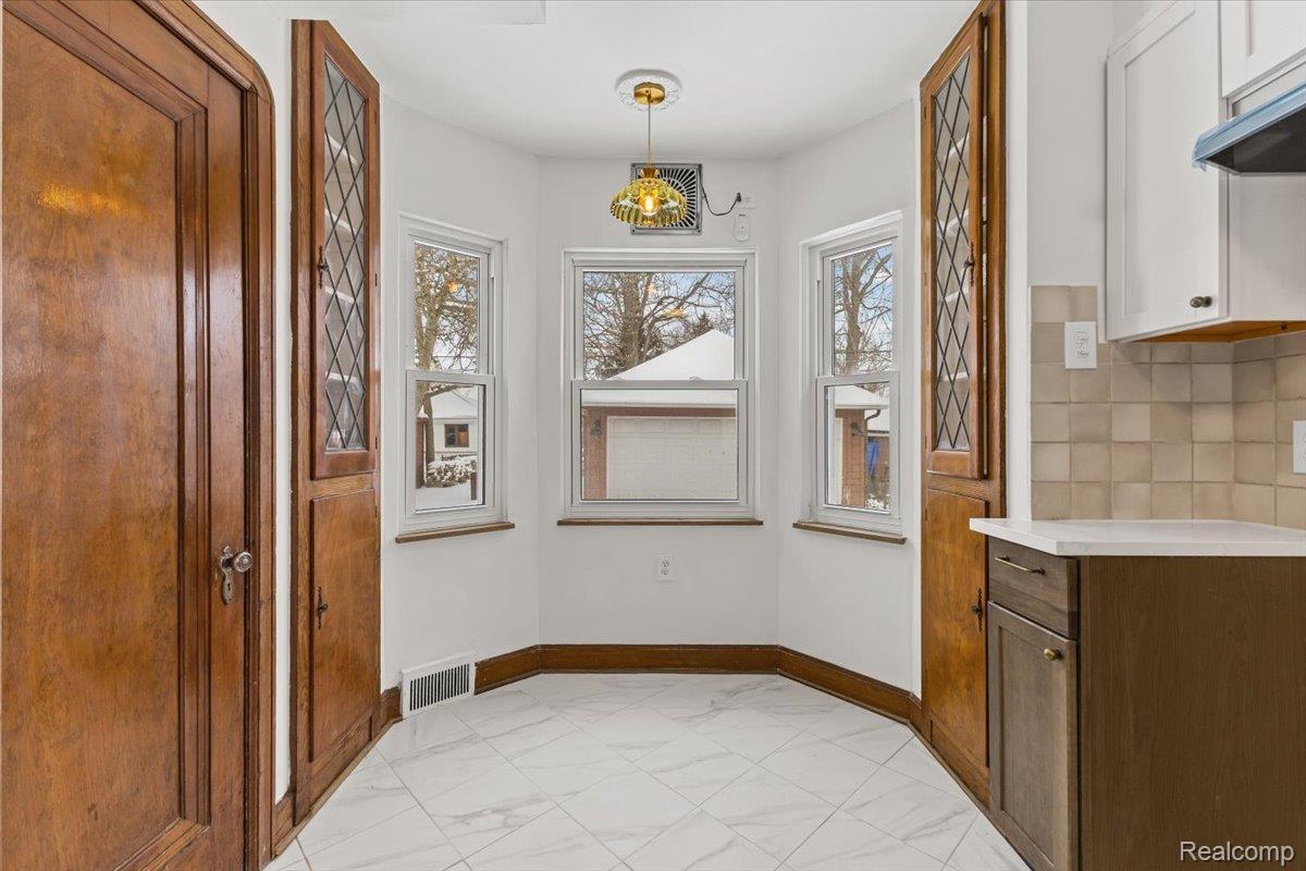 12125 E Outer Drive