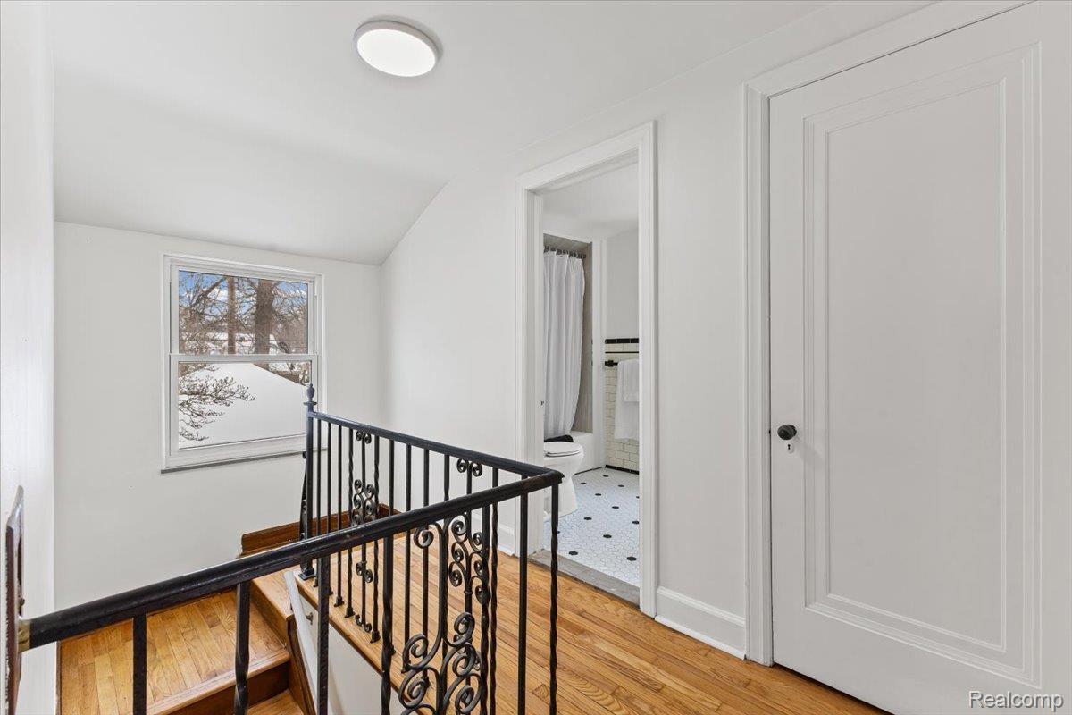 12125 E Outer Drive