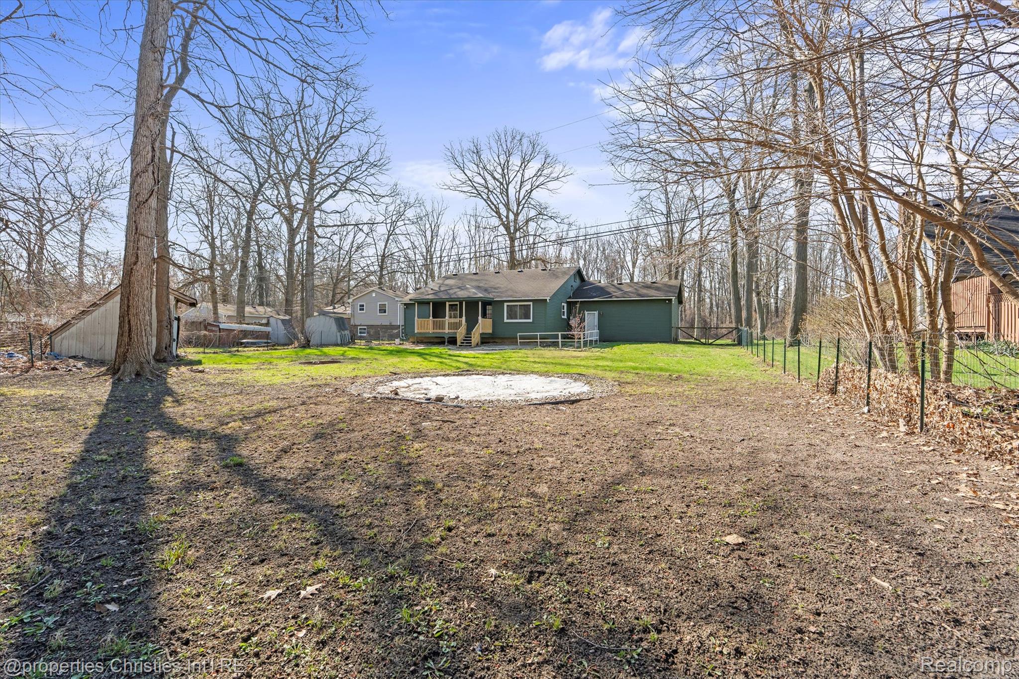 38590 Superior Street