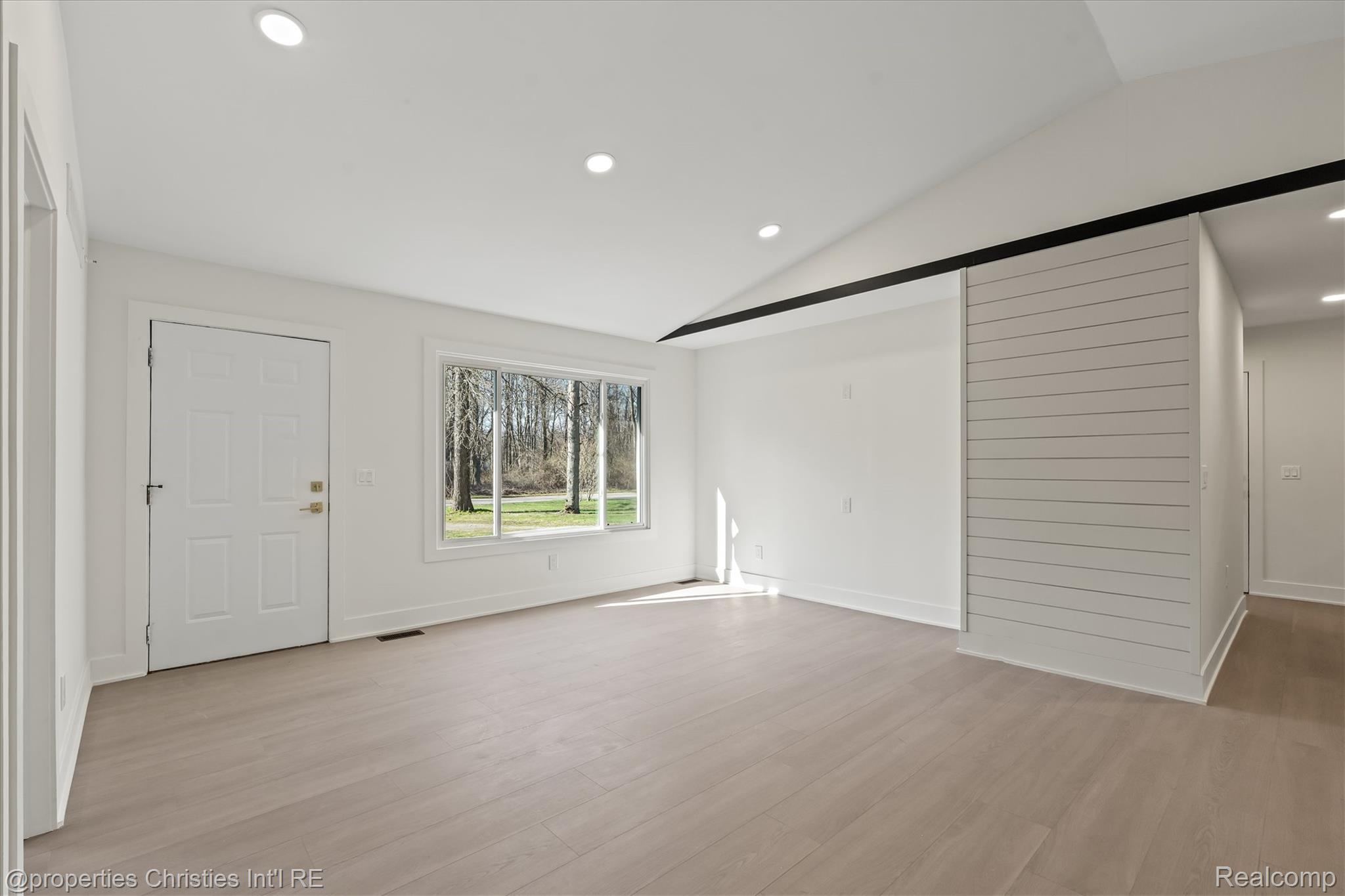 38590 Superior Street