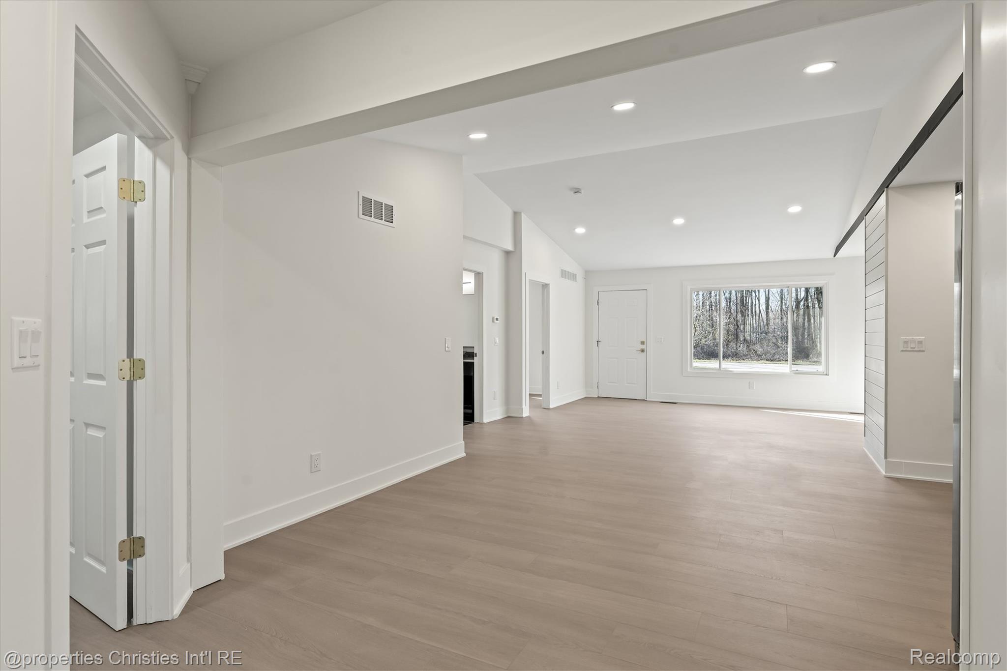 38590 Superior Street