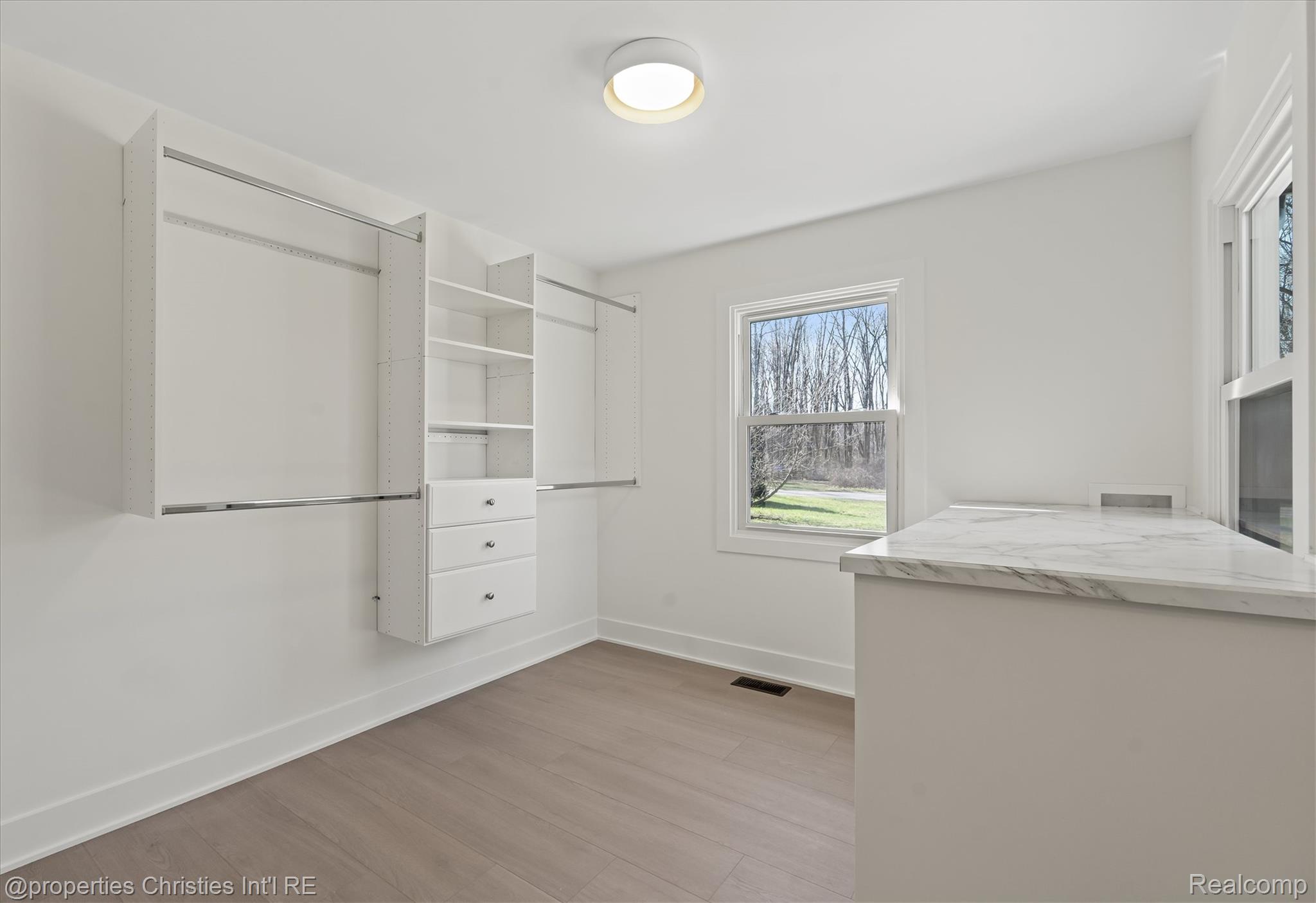 38590 Superior Street