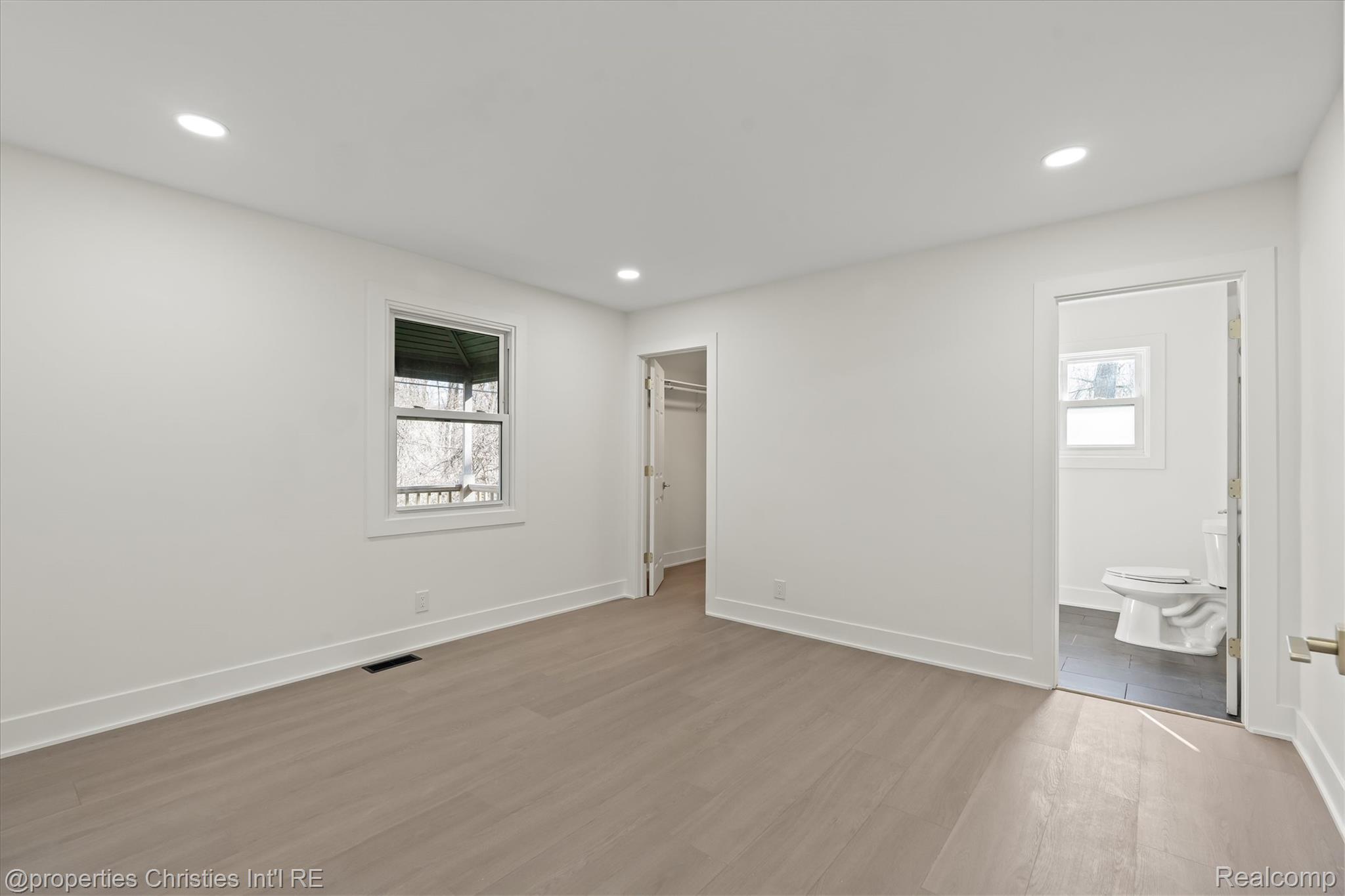 38590 Superior Street