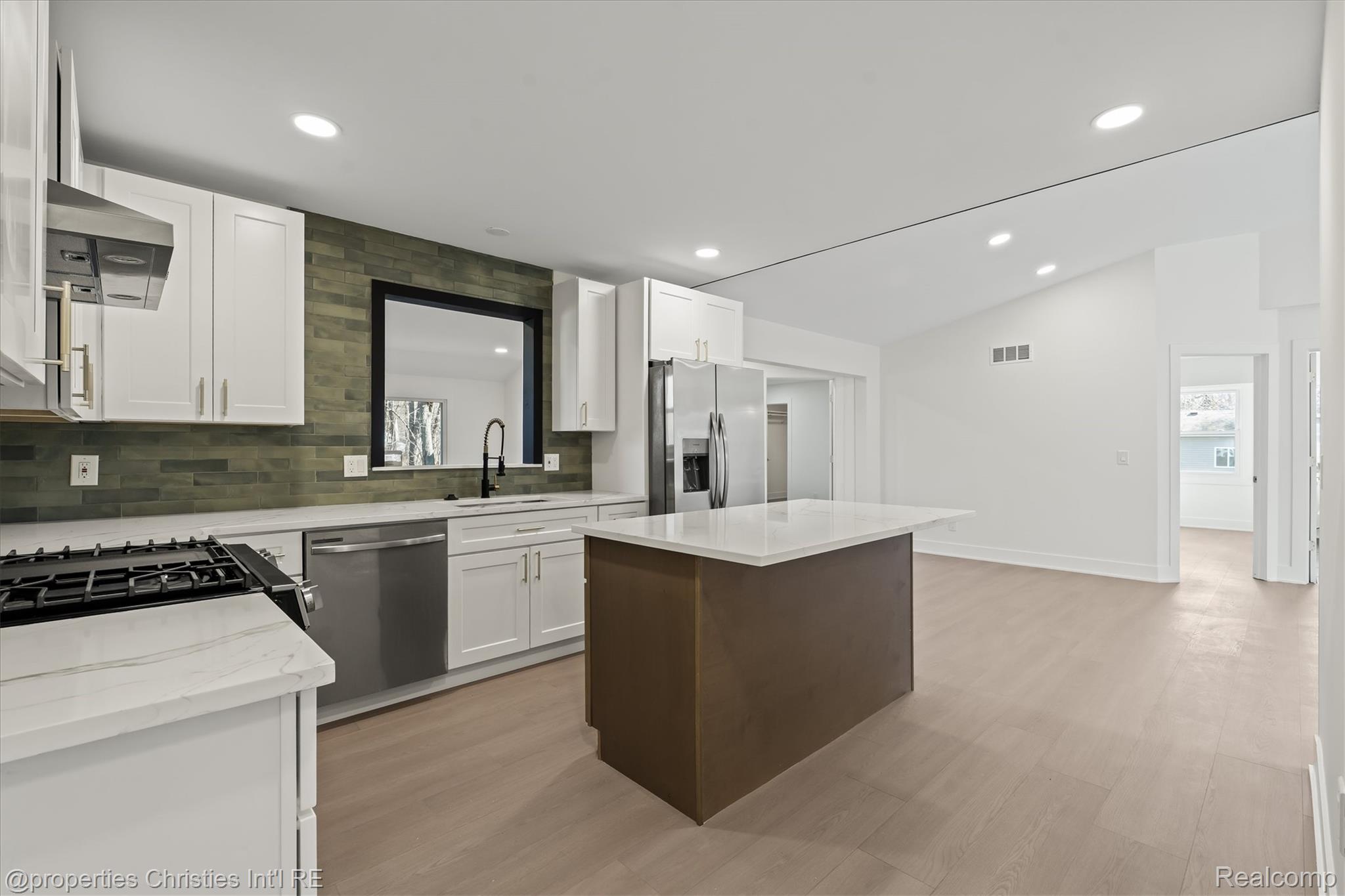 38590 Superior Street