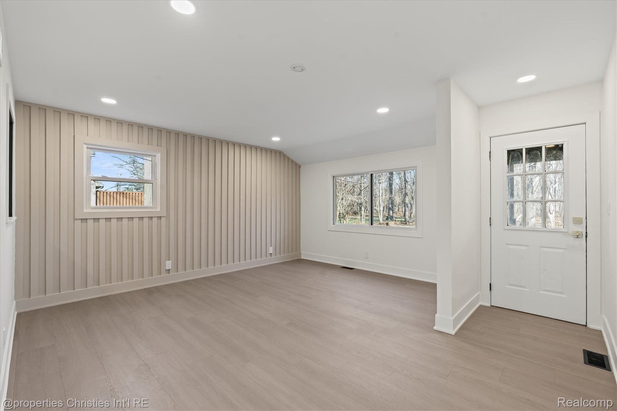 38590 Superior Street